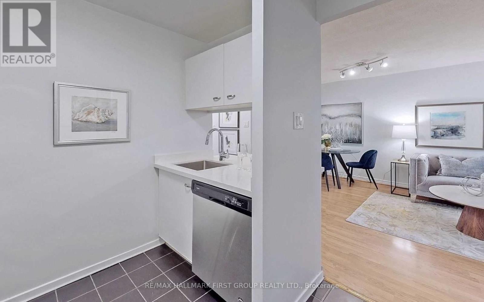 1714 - 1055 Bay Street, Toronto, Ontario  M5S 3A3 - Photo 10 - C12898608