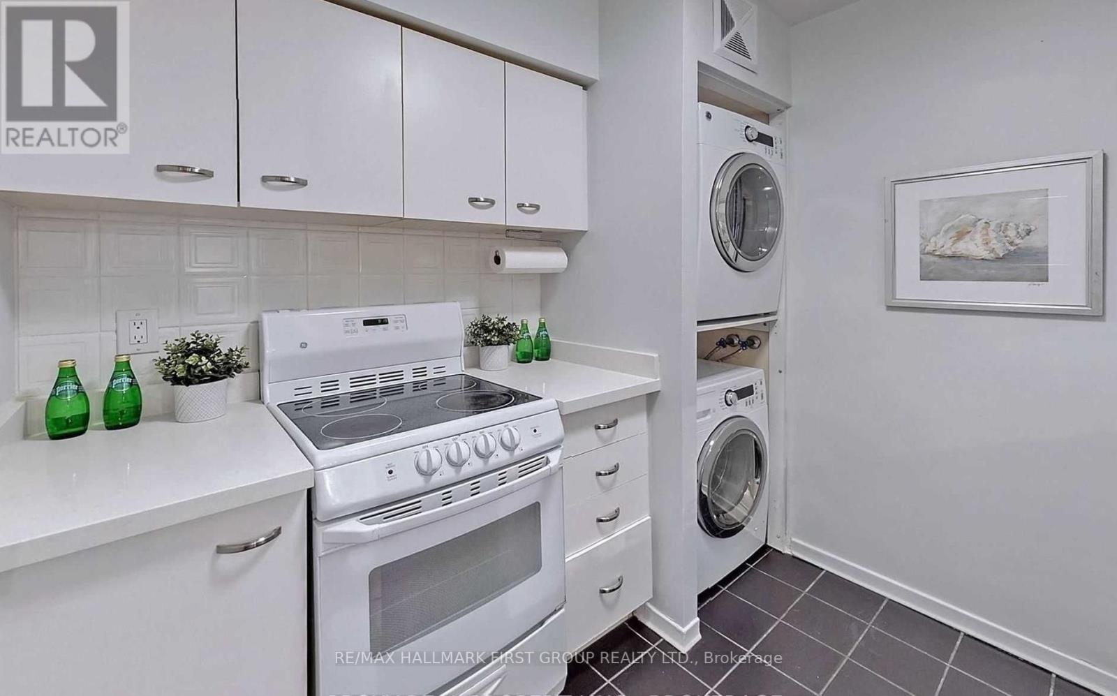 1714 - 1055 Bay Street, Toronto, Ontario  M5S 3A3 - Photo 13 - C12898608