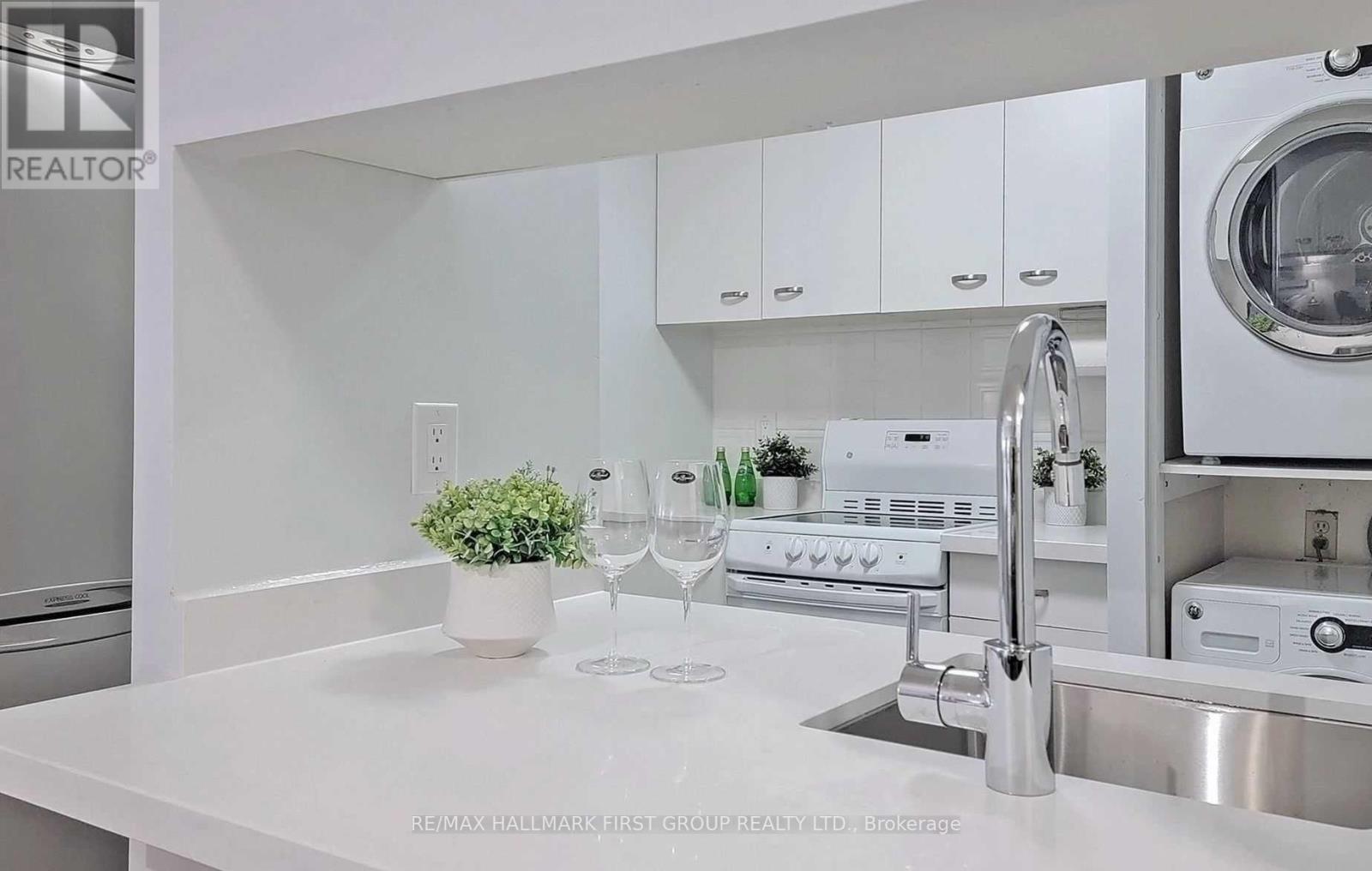 1714 - 1055 Bay Street, Toronto, Ontario  M5S 3A3 - Photo 15 - C12898608