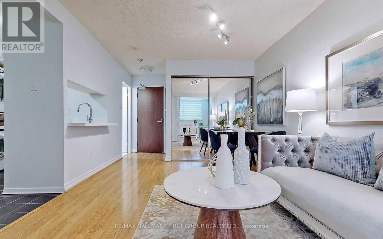 1714 - 1055 Bay Street, Toronto, Ontario  M5S 3A3 - Photo 3 - C12898608