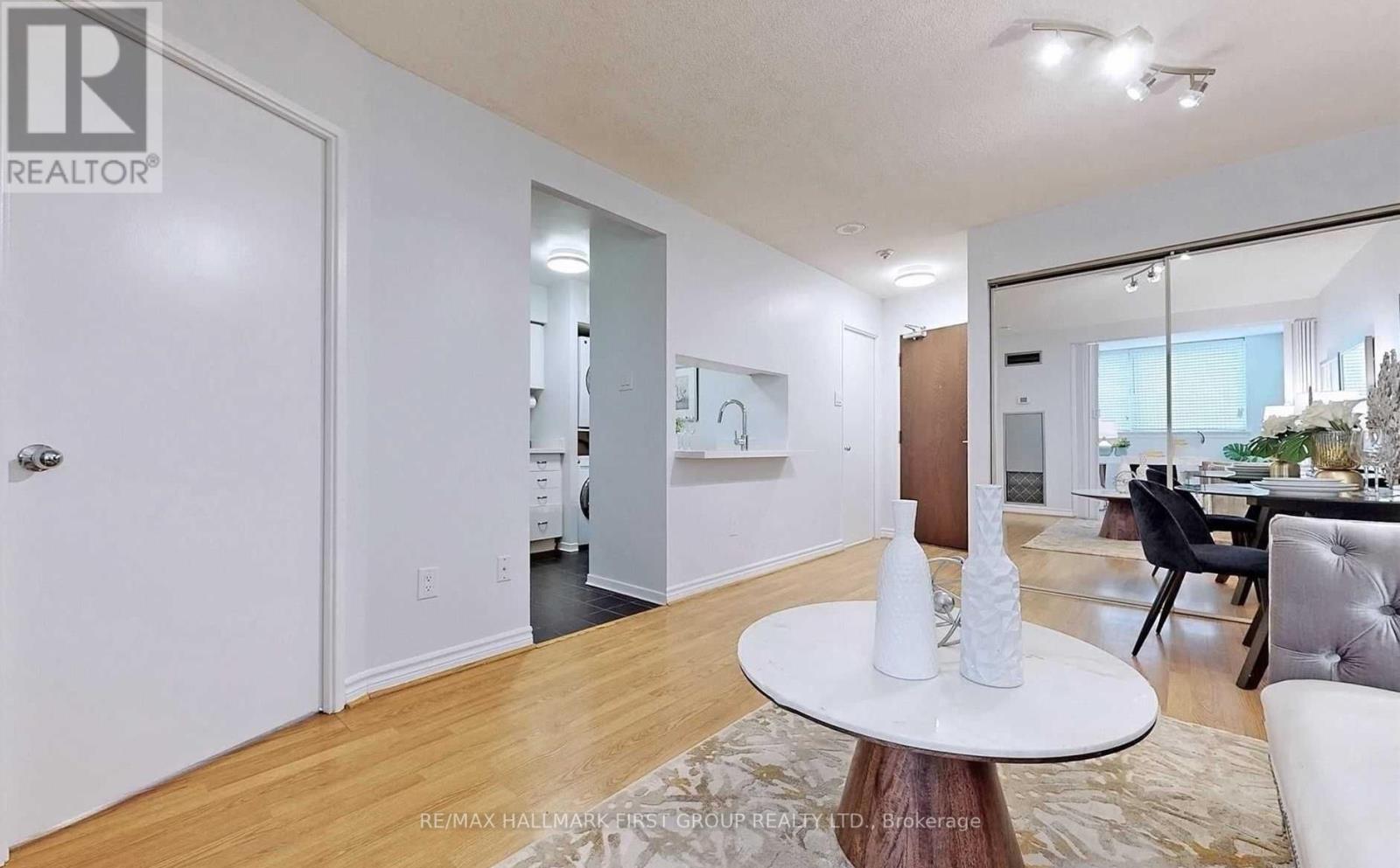 1714 - 1055 Bay Street, Toronto, Ontario  M5S 3A3 - Photo 4 - C12898608