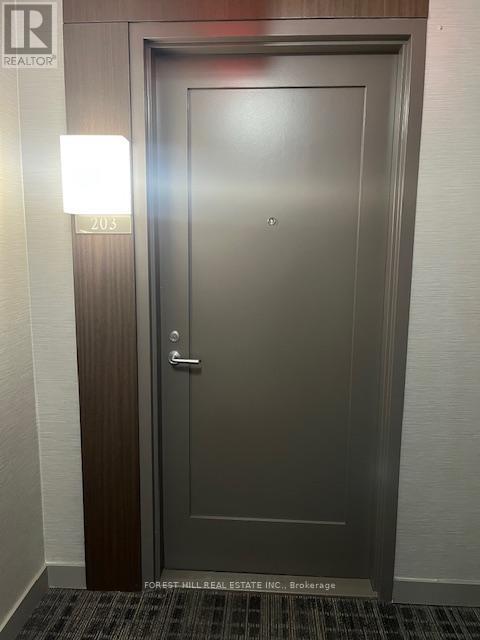 203 - 310 Tweedsmuir Avenue, Toronto, Ontario  M5P 2Y2 - Photo 3 - C12898614