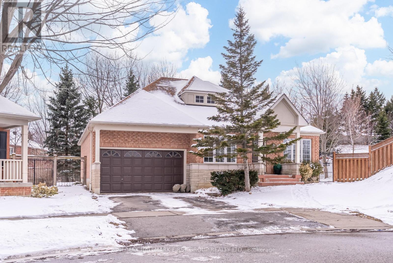 33 SABBE CRESCENT, Ajax, Ontario