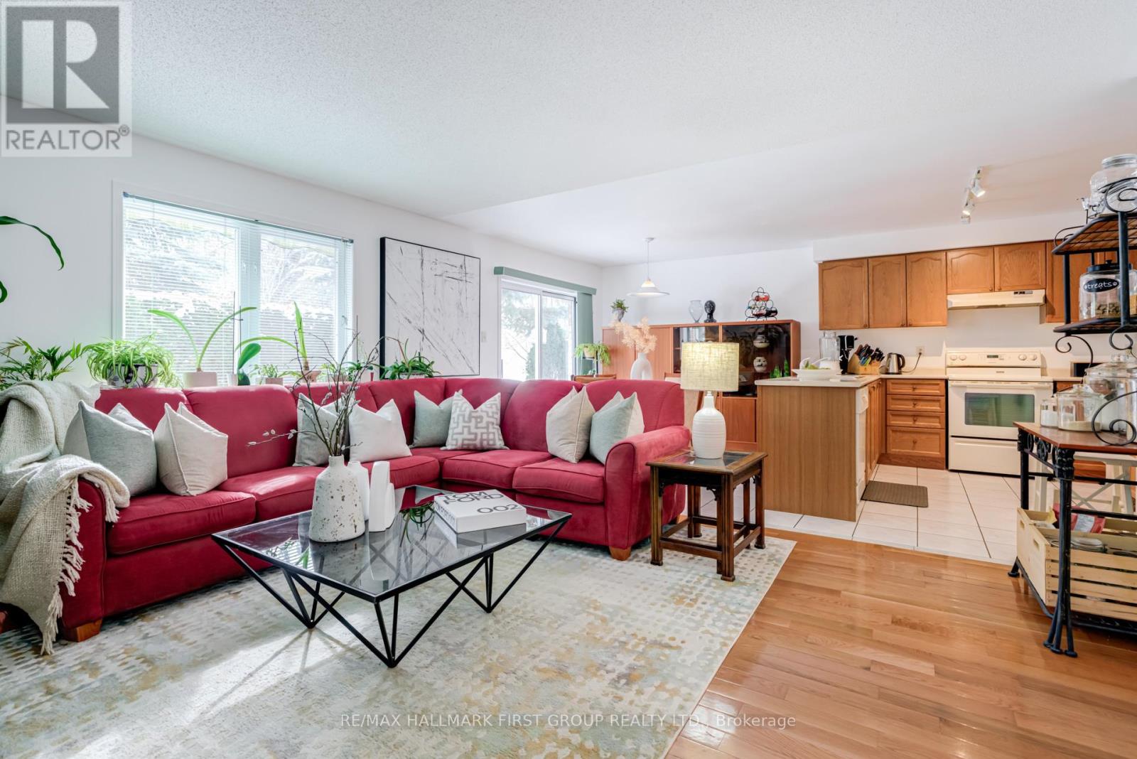 33 Sabbe Crescent, Ajax, Ontario  L1T 4E3 - Photo 11 - E12898654