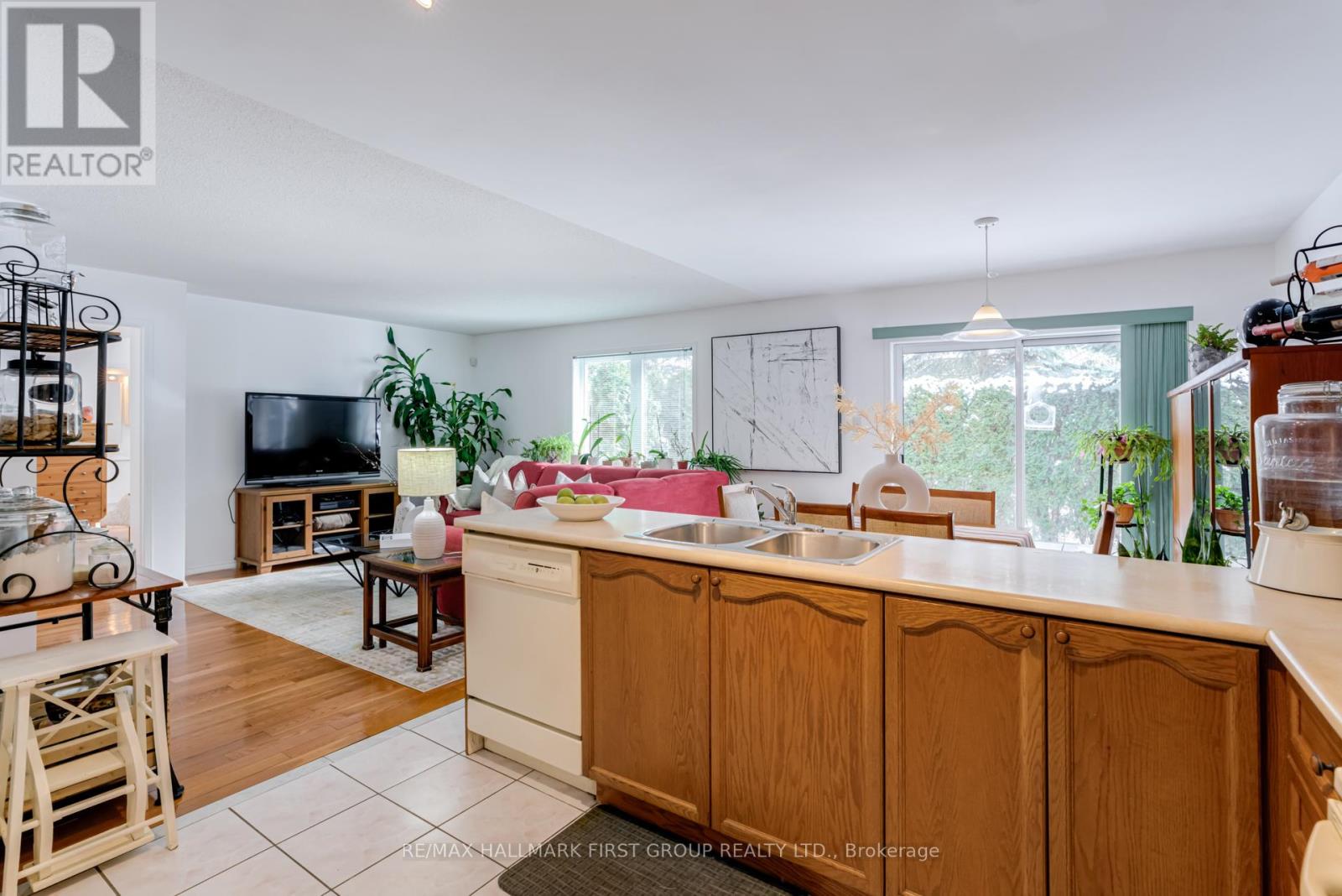 33 Sabbe Crescent, Ajax, Ontario  L1T 4E3 - Photo 13 - E12898654