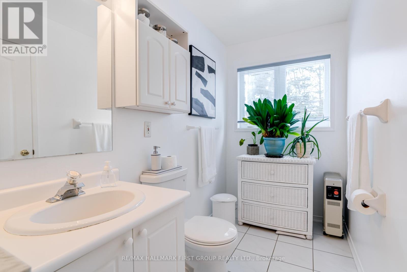 33 Sabbe Crescent, Ajax, Ontario  L1T 4E3 - Photo 16 - E12898654