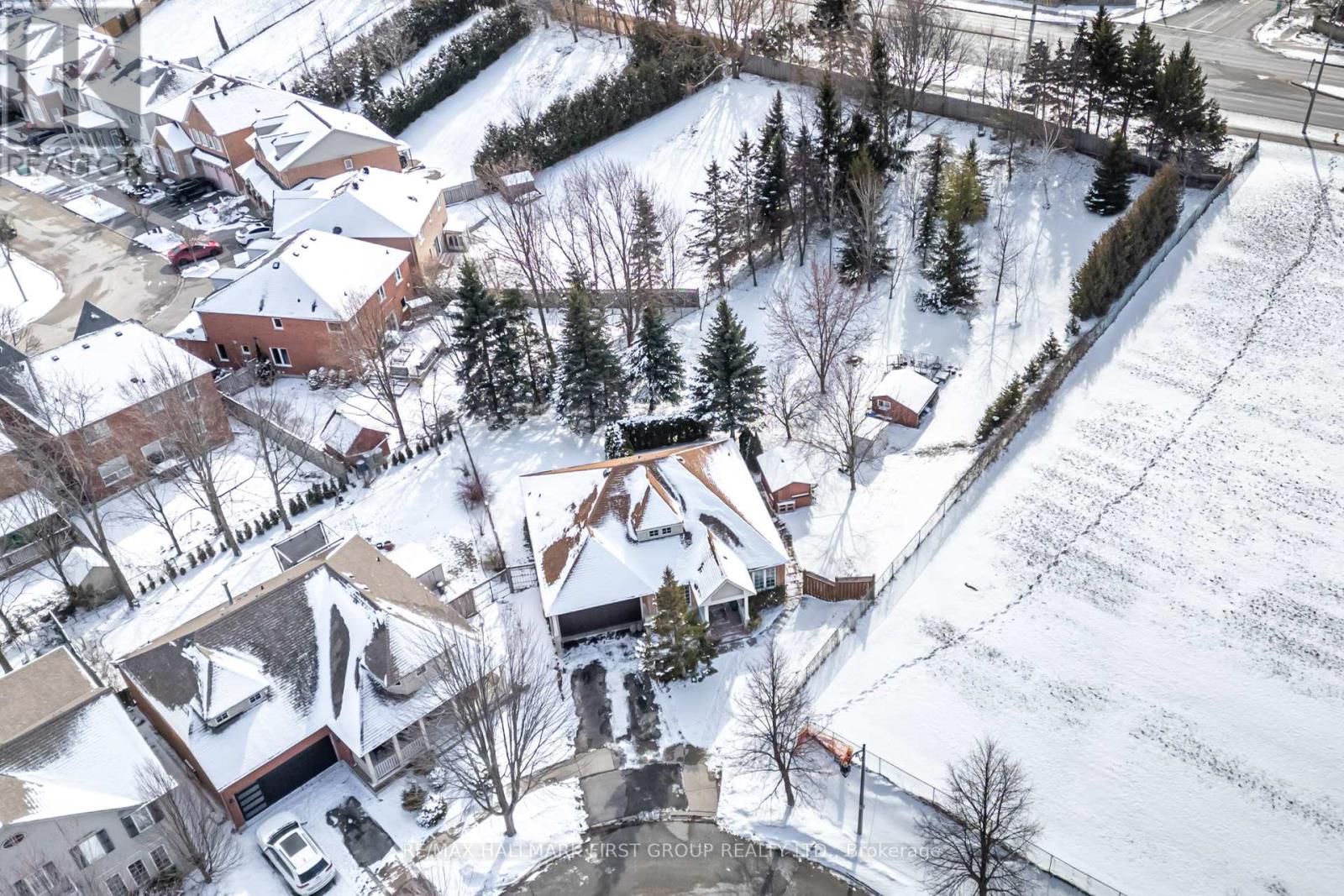 33 Sabbe Crescent, Ajax, Ontario  L1T 4E3 - Photo 2 - E12898654