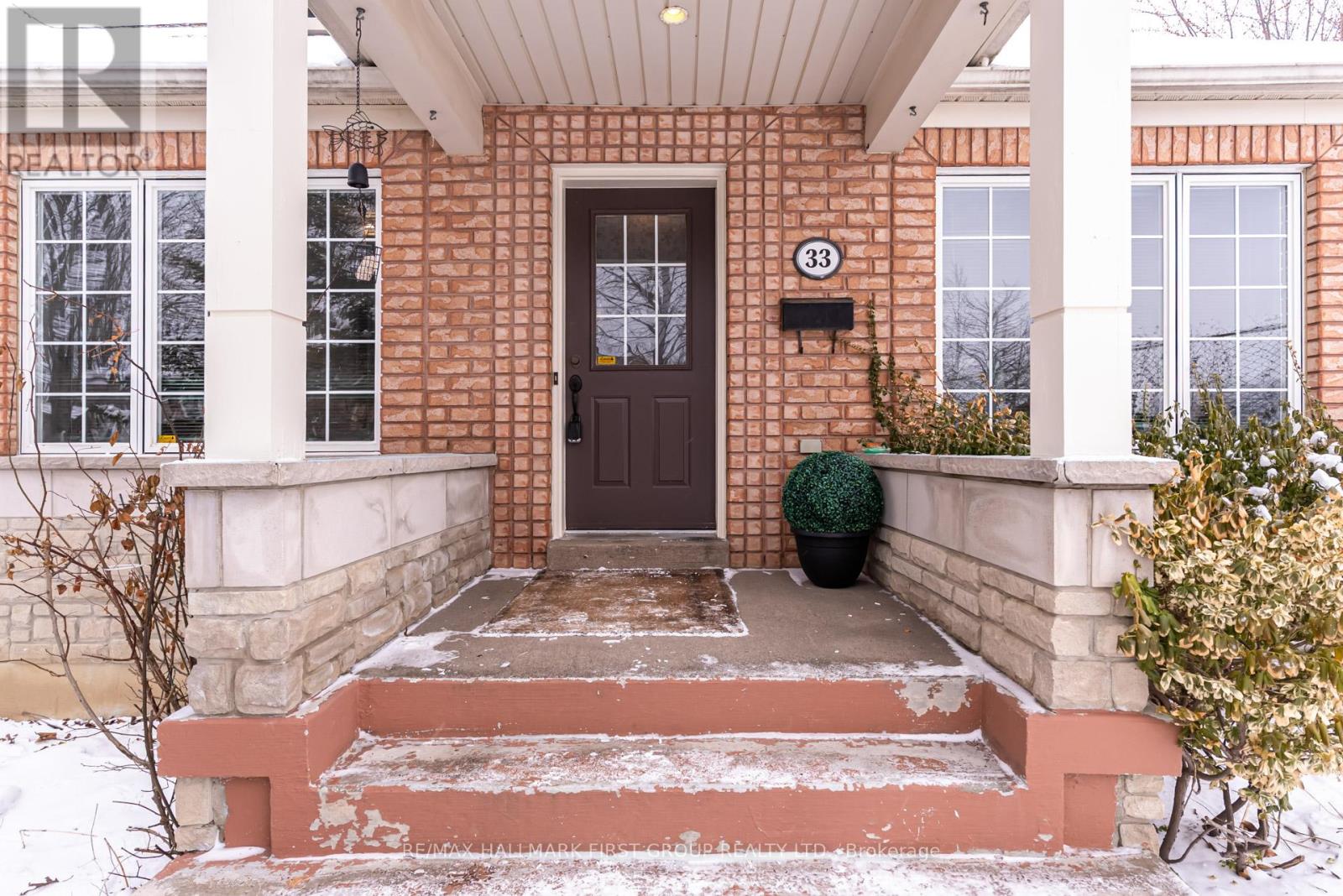 33 Sabbe Crescent, Ajax, Ontario  L1T 4E3 - Photo 3 - E12898654