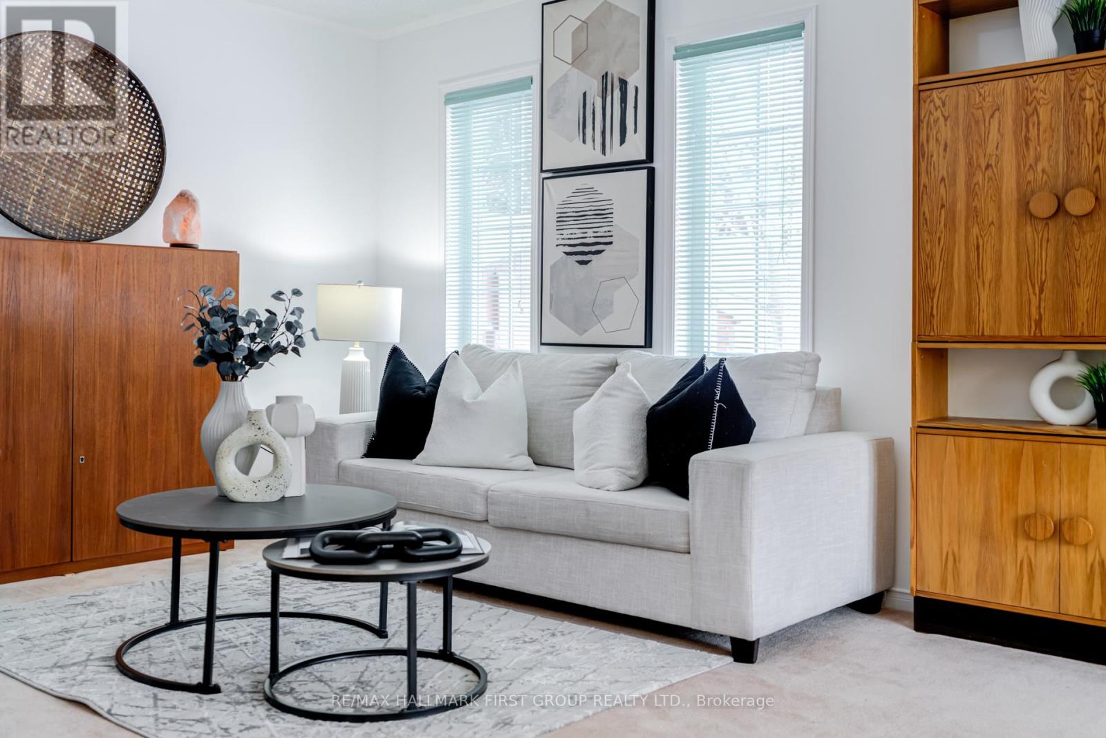 33 Sabbe Crescent, Ajax, Ontario  L1T 4E3 - Photo 6 - E12898654