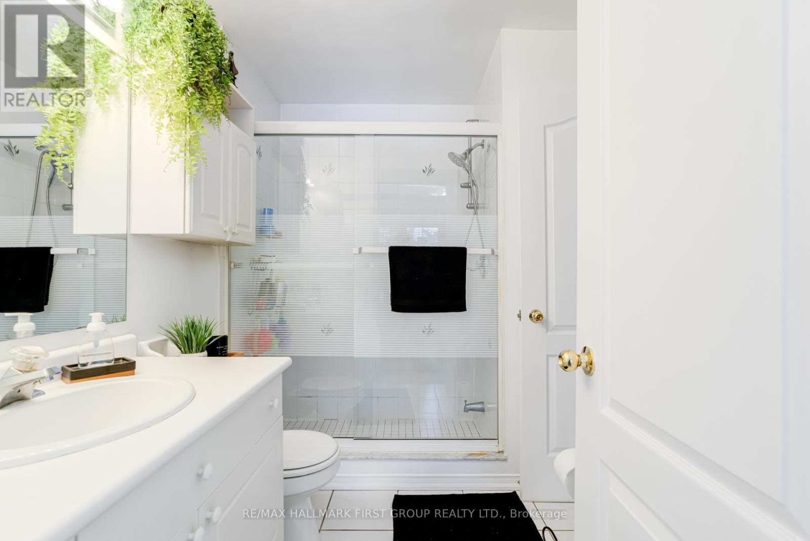 33 Sabbe Crescent, Ajax, Ontario  L1T 4E3 - Photo 9 - E12898654