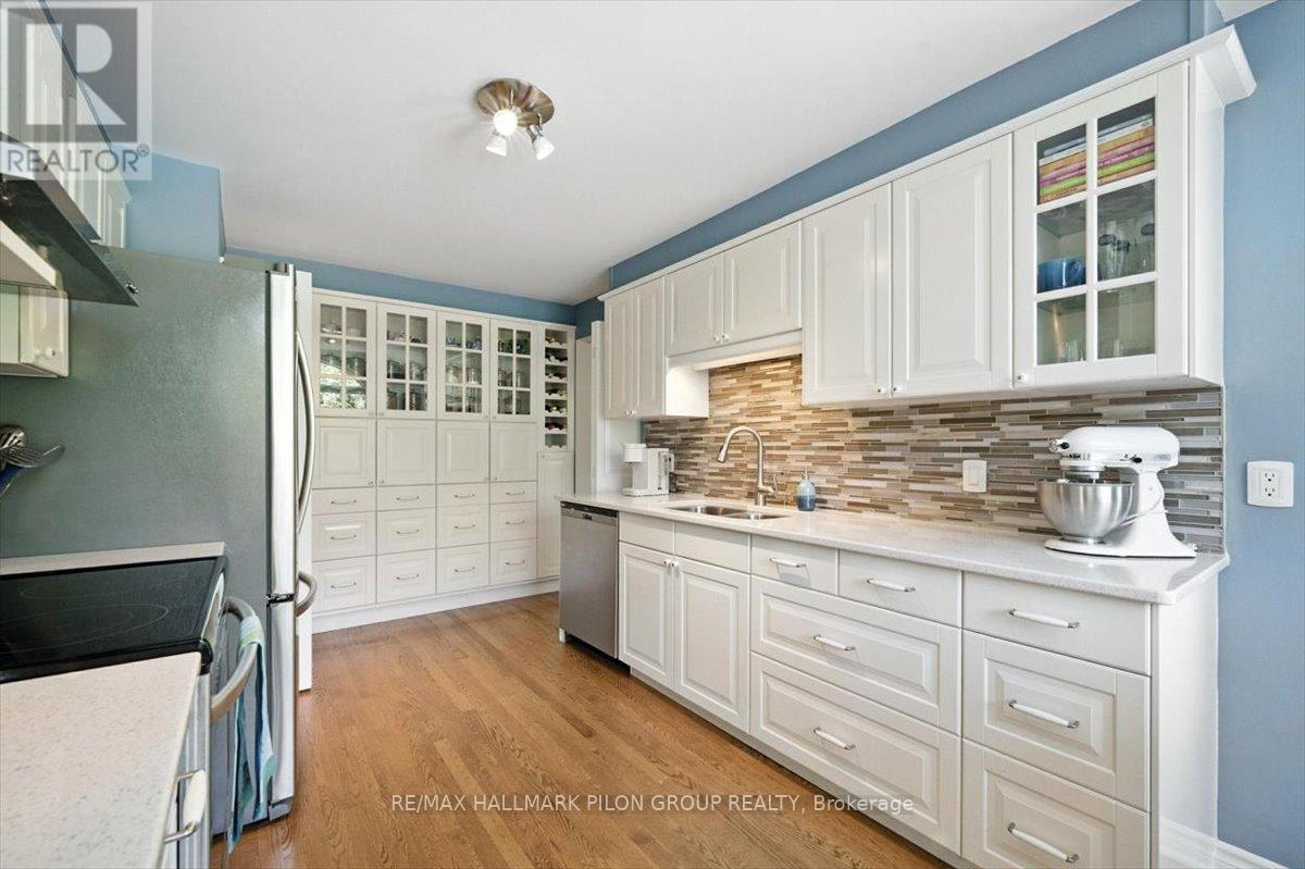 6109 Silverbirch Street, Ottawa, Ontario  K1W 1C5 - Photo 10 - X12898642