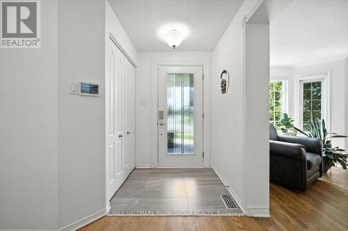 6109 Silverbirch Street, Ottawa, Ontario  K1W 1C5 - Photo 18 - X12898642