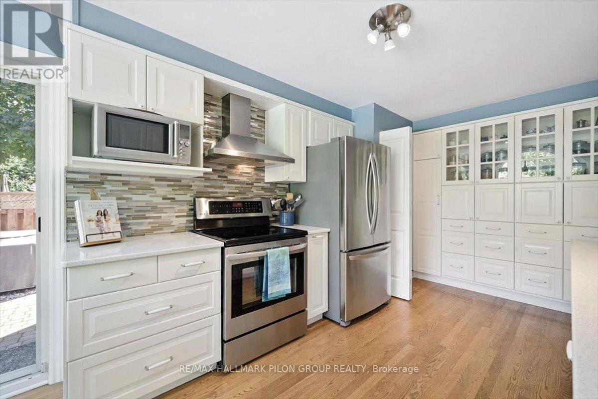 6109 Silverbirch Street, Ottawa, Ontario  K1W 1C5 - Photo 9 - X12898642