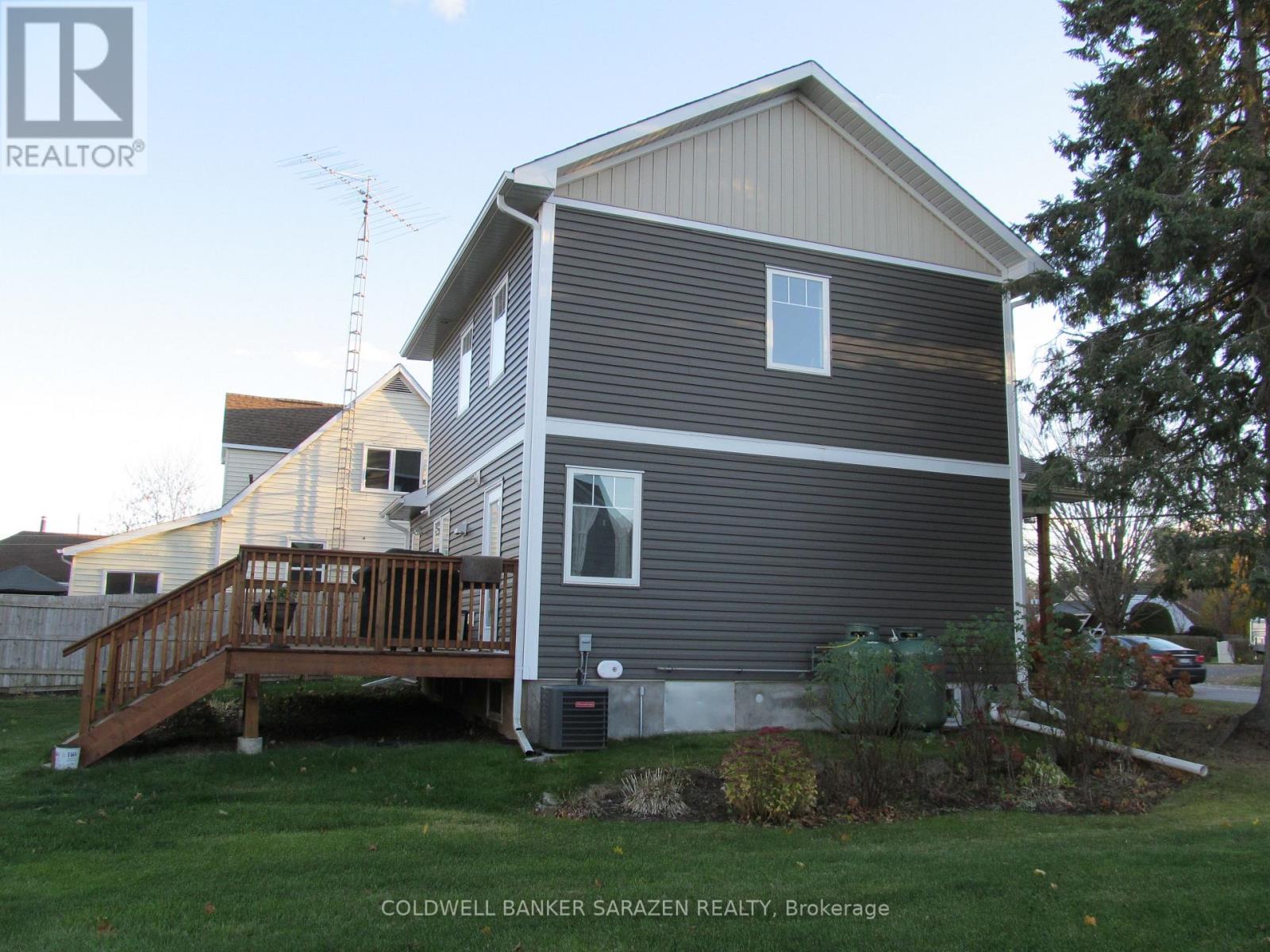 20 Burnstown Road, Mcnab/braeside, Ontario  K0A 3L0 - Photo 4 - X12898644