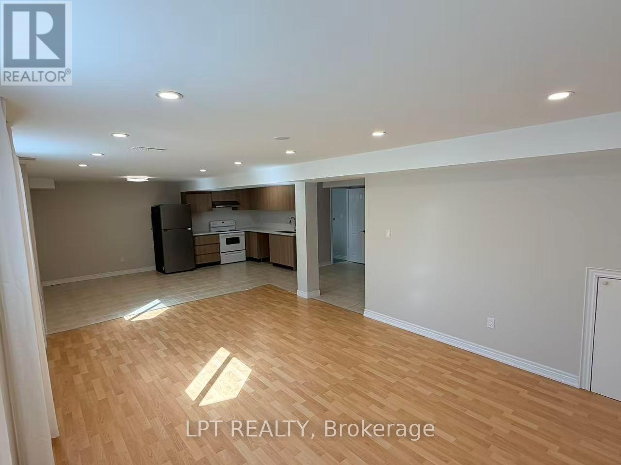 50 Royal Gala Crescent, Richmond Hill, Ontario  L4S 1Y5 - Photo 3 - N12898584