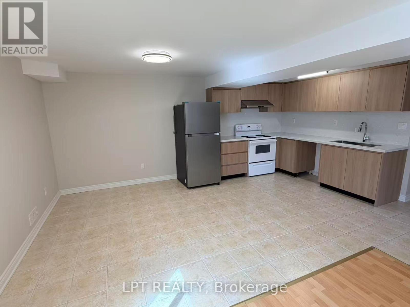 50 Royal Gala Crescent, Richmond Hill, Ontario  L4S 1Y5 - Photo 4 - N12898584