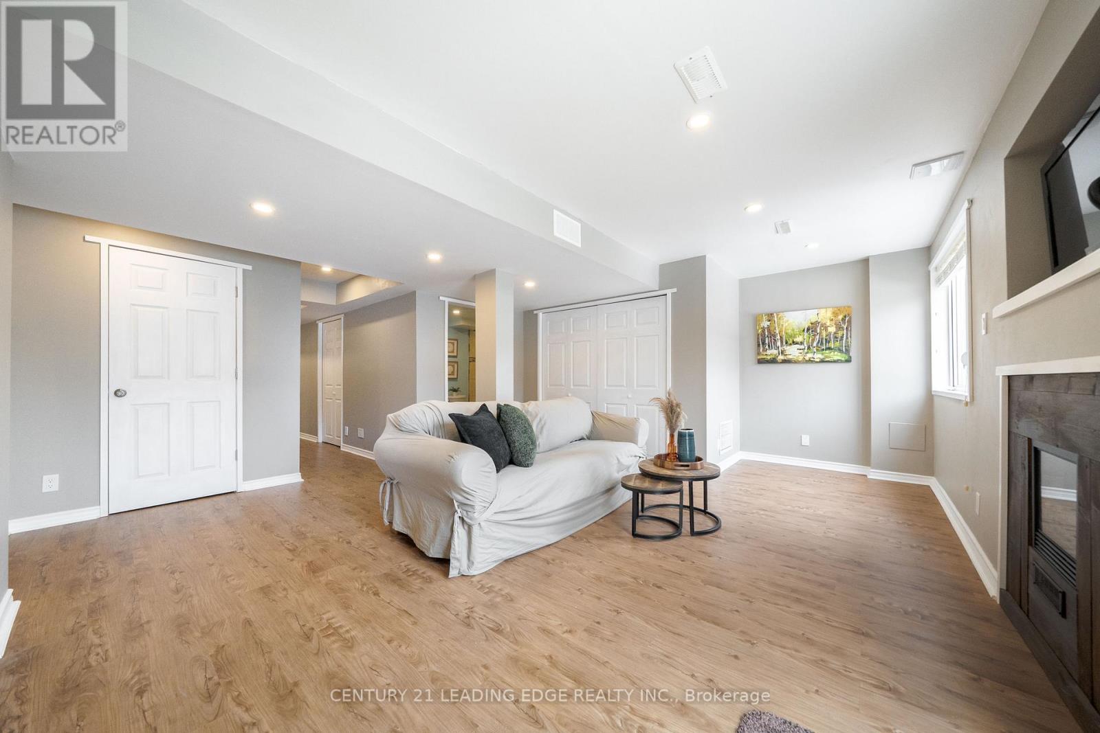 47 Hoppington Avenue, Whitchurch-Stouffville (Stouffville), Ontario  L4A 0L1 - Photo 16 - N12898660