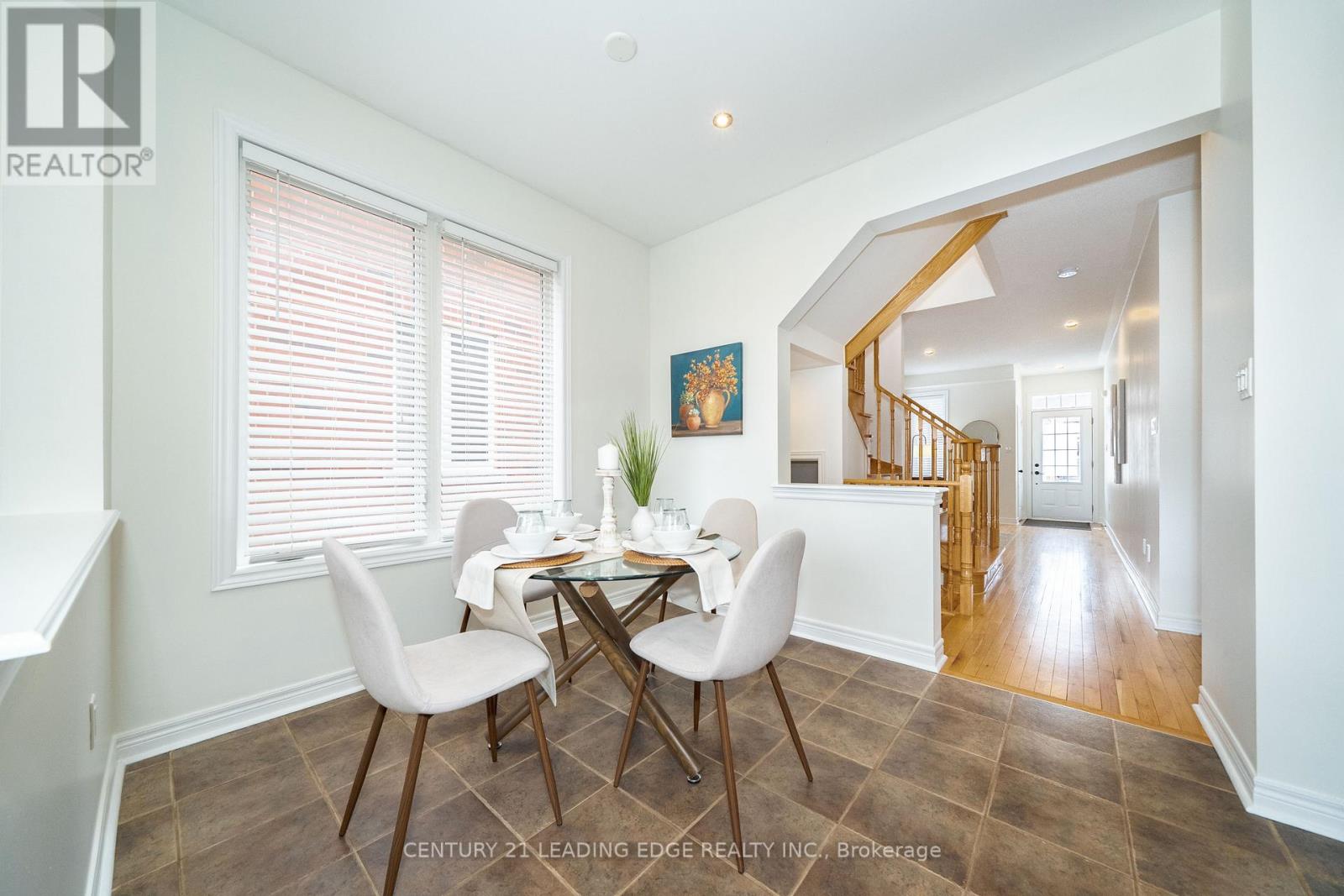 47 Hoppington Avenue, Whitchurch-Stouffville (Stouffville), Ontario  L4A 0L1 - Photo 4 - N12898660