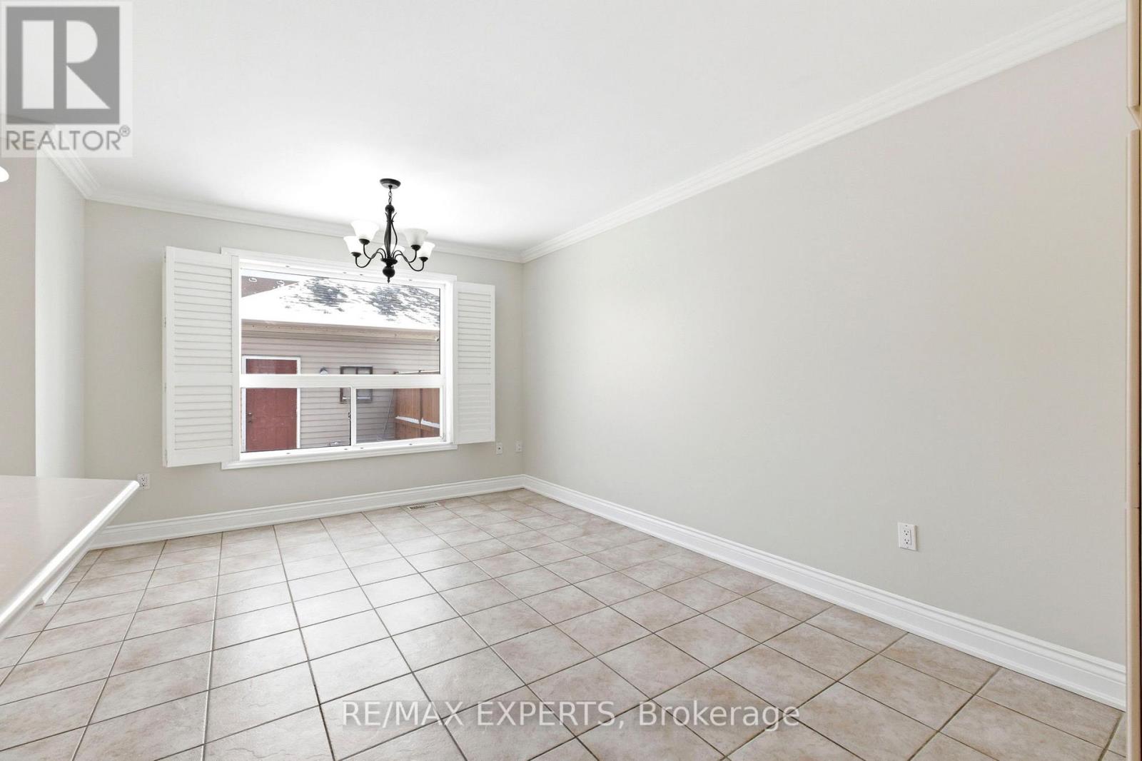 45 Forest Run Boulevard, Vaughan, Ontario  L4K 5J7 - Photo 7 - N12898672