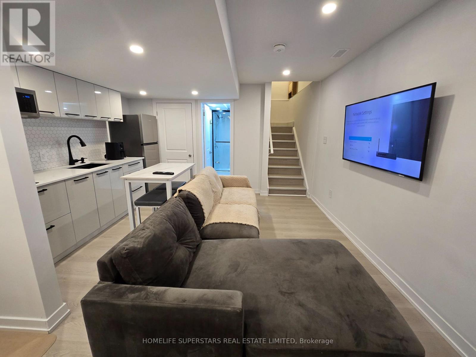 40 Akil Thomas Gardens, Toronto, Ontario  M1P 0G3 - Photo 31 - E12886866