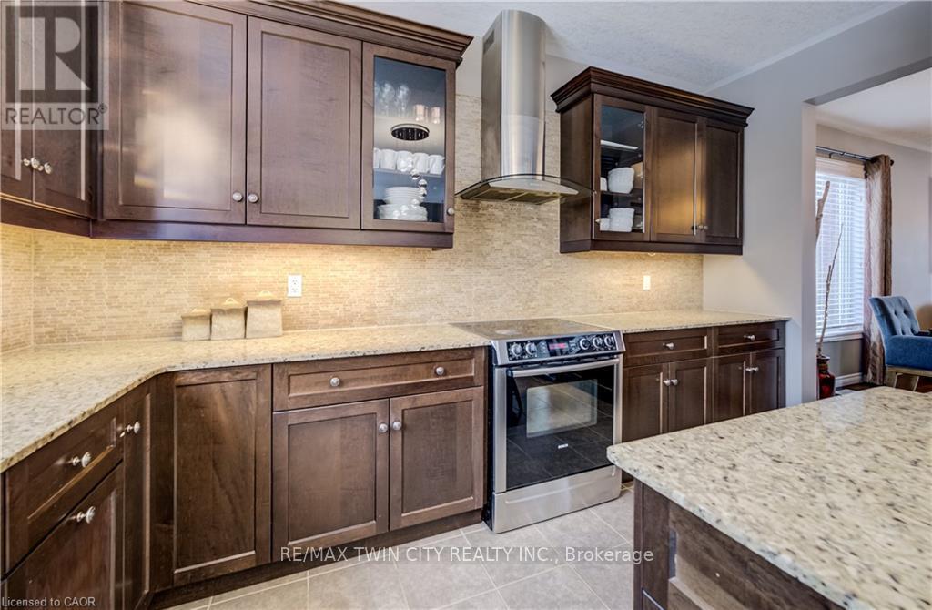 928 Evens Pond Court, Kitchener, Ontario  N2R 0B8 - Photo 17 - X12820788