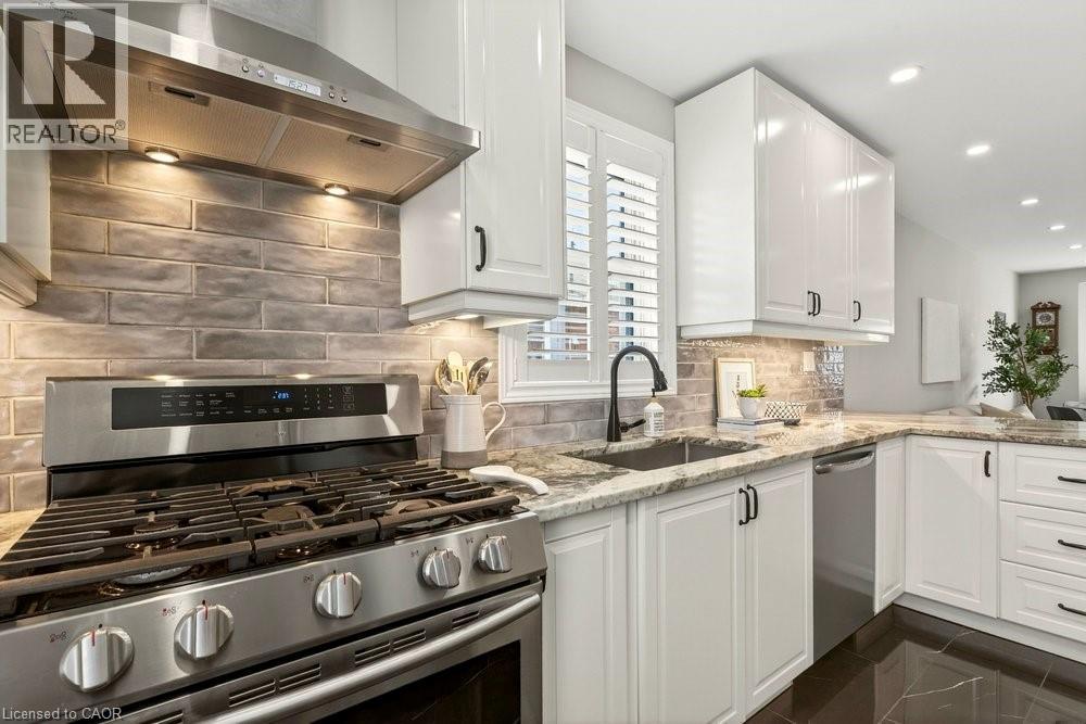 237 East 32nd Street, Hamilton, Ontario  L8V 3S3 - Photo 10 - 40813199