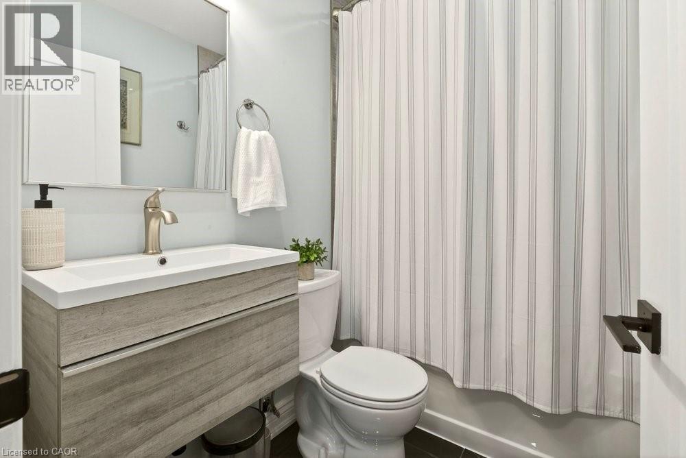 237 East 32nd Street, Hamilton, Ontario  L8V 3S3 - Photo 14 - 40813199