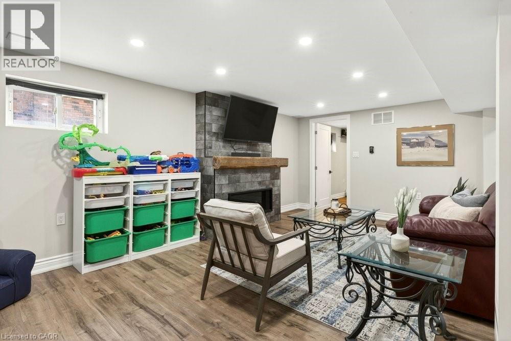 237 East 32nd Street, Hamilton, Ontario  L8V 3S3 - Photo 23 - 40813199