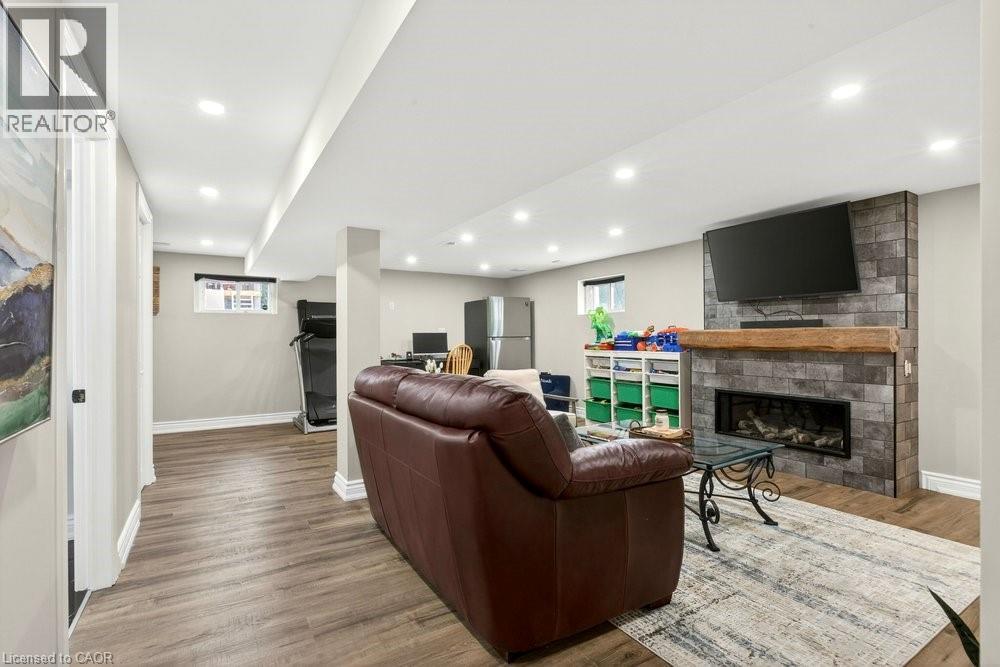 237 East 32nd Street, Hamilton, Ontario  L8V 3S3 - Photo 30 - 40813199