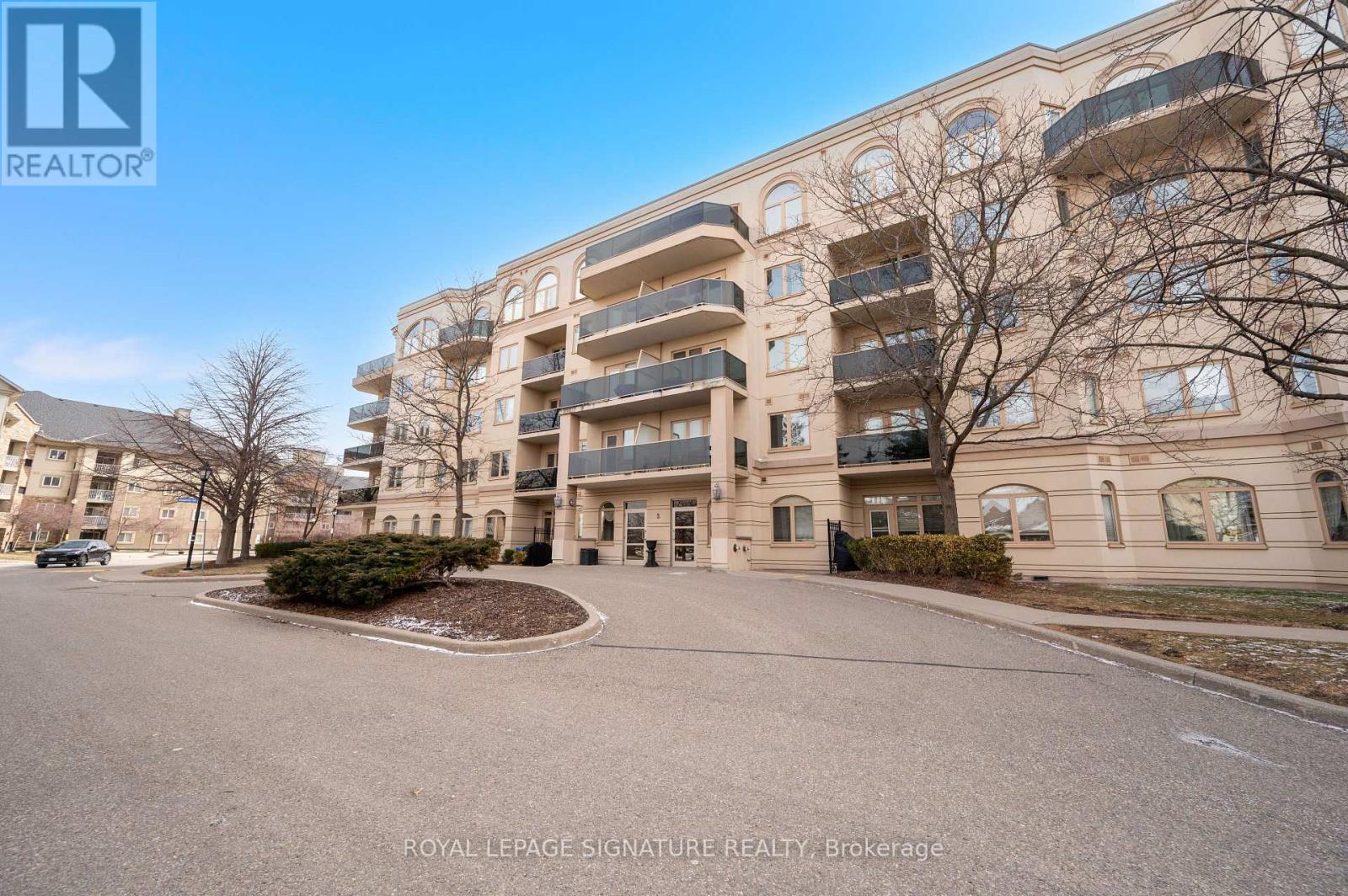 205 - 3 Dayspring Circle, Brampton (Goreway Drive Corridor), Ontario  L6P 1B7 - Photo 2 - W12898578
