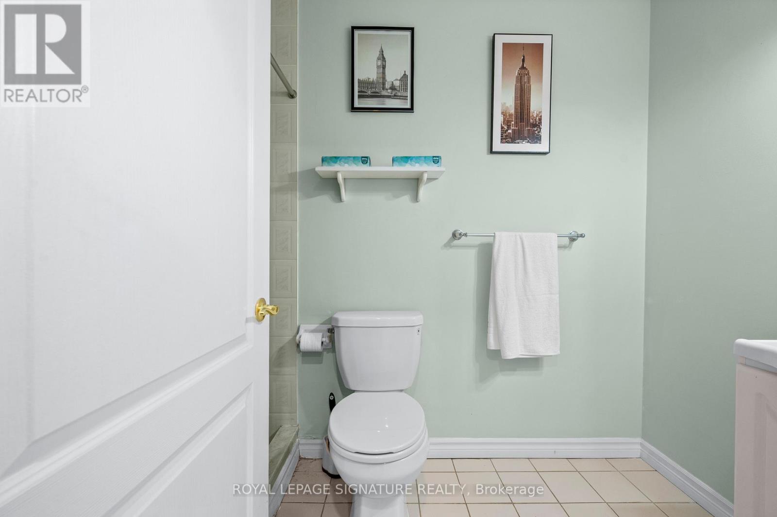 205 - 3 Dayspring Circle, Brampton (Goreway Drive Corridor), Ontario  L6P 1B7 - Photo 21 - W12898578