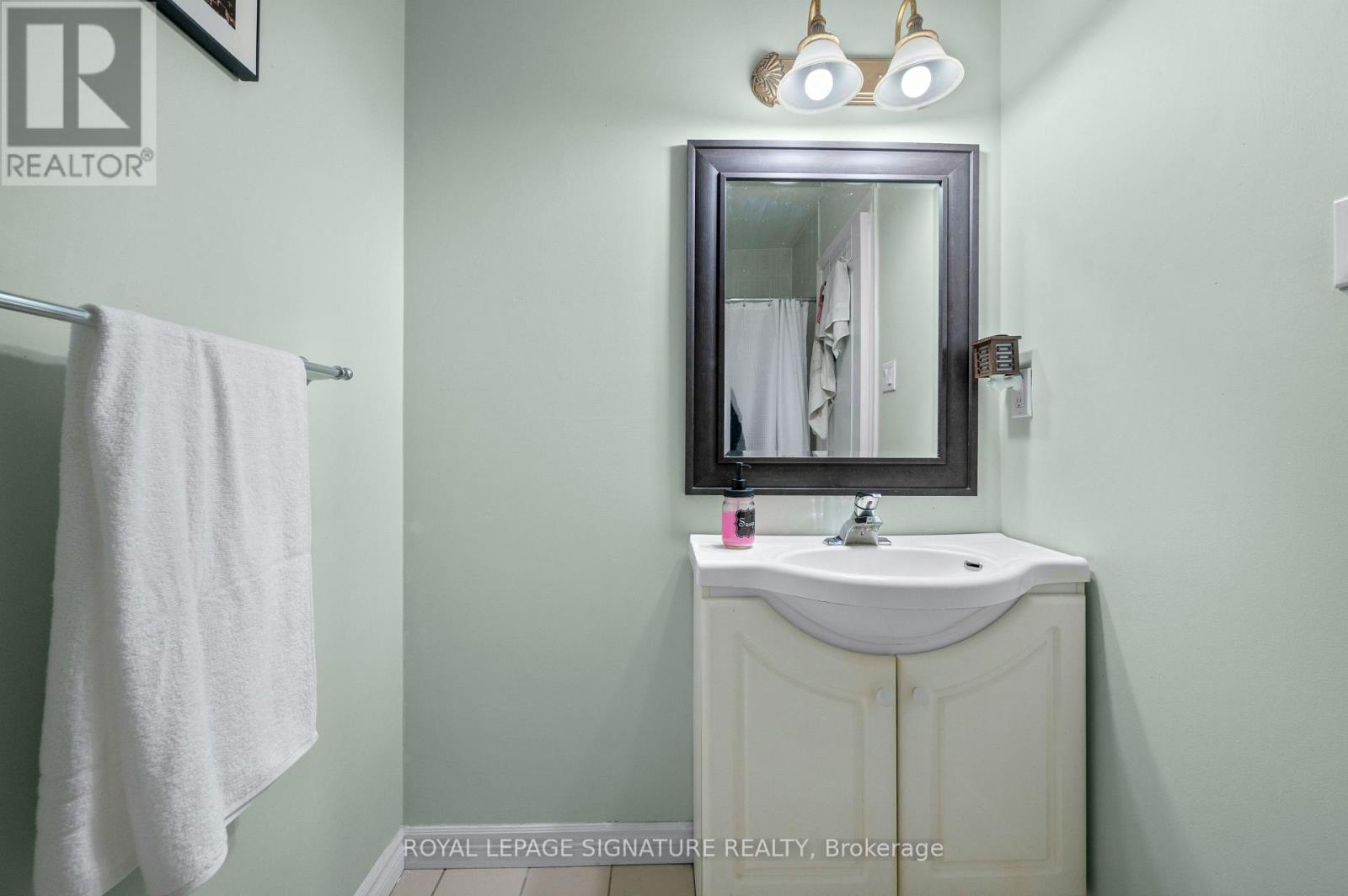 205 - 3 Dayspring Circle, Brampton (Goreway Drive Corridor), Ontario  L6P 1B7 - Photo 23 - W12898578