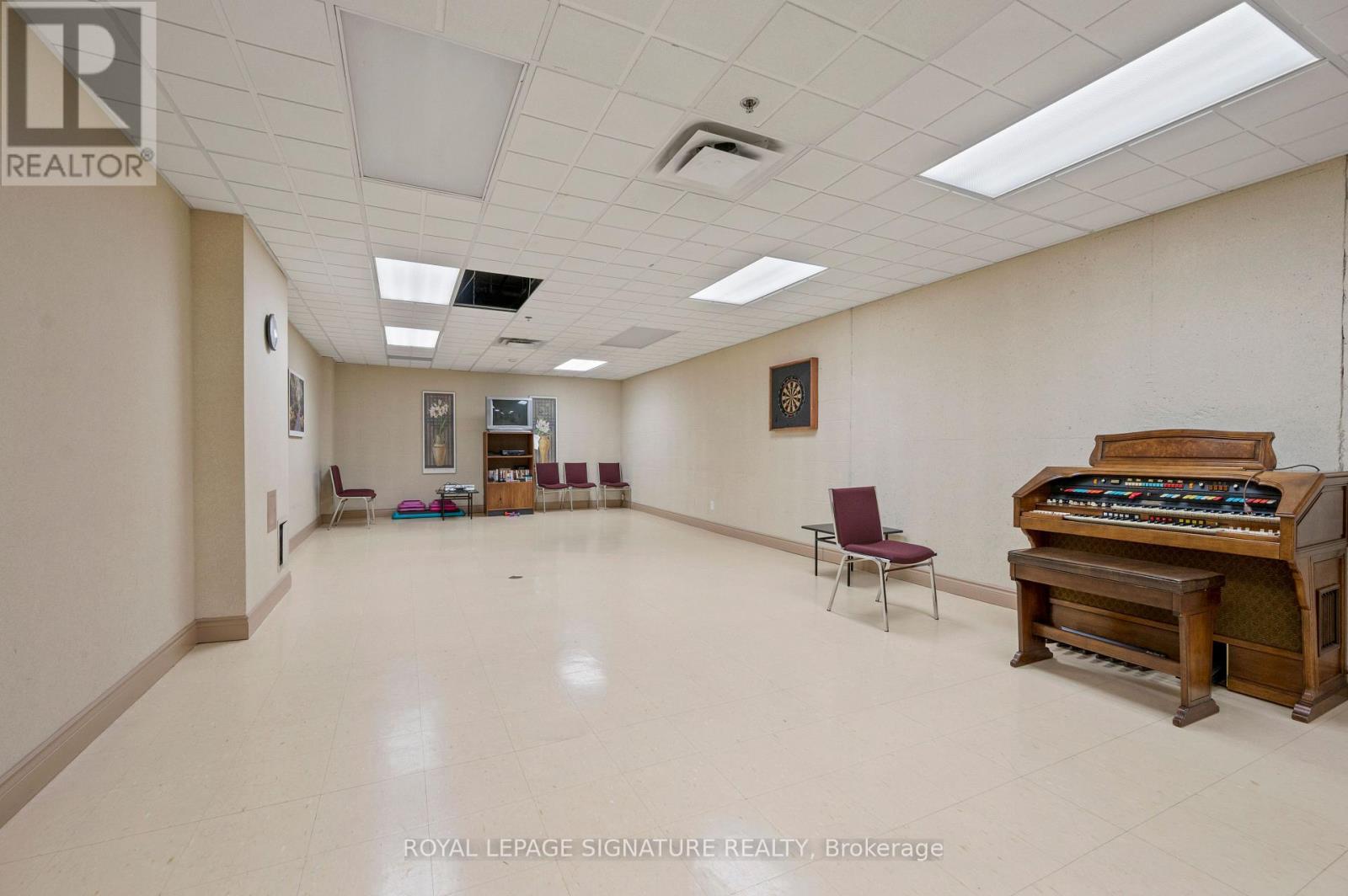 205 - 3 Dayspring Circle, Brampton (Goreway Drive Corridor), Ontario  L6P 1B7 - Photo 35 - W12898578