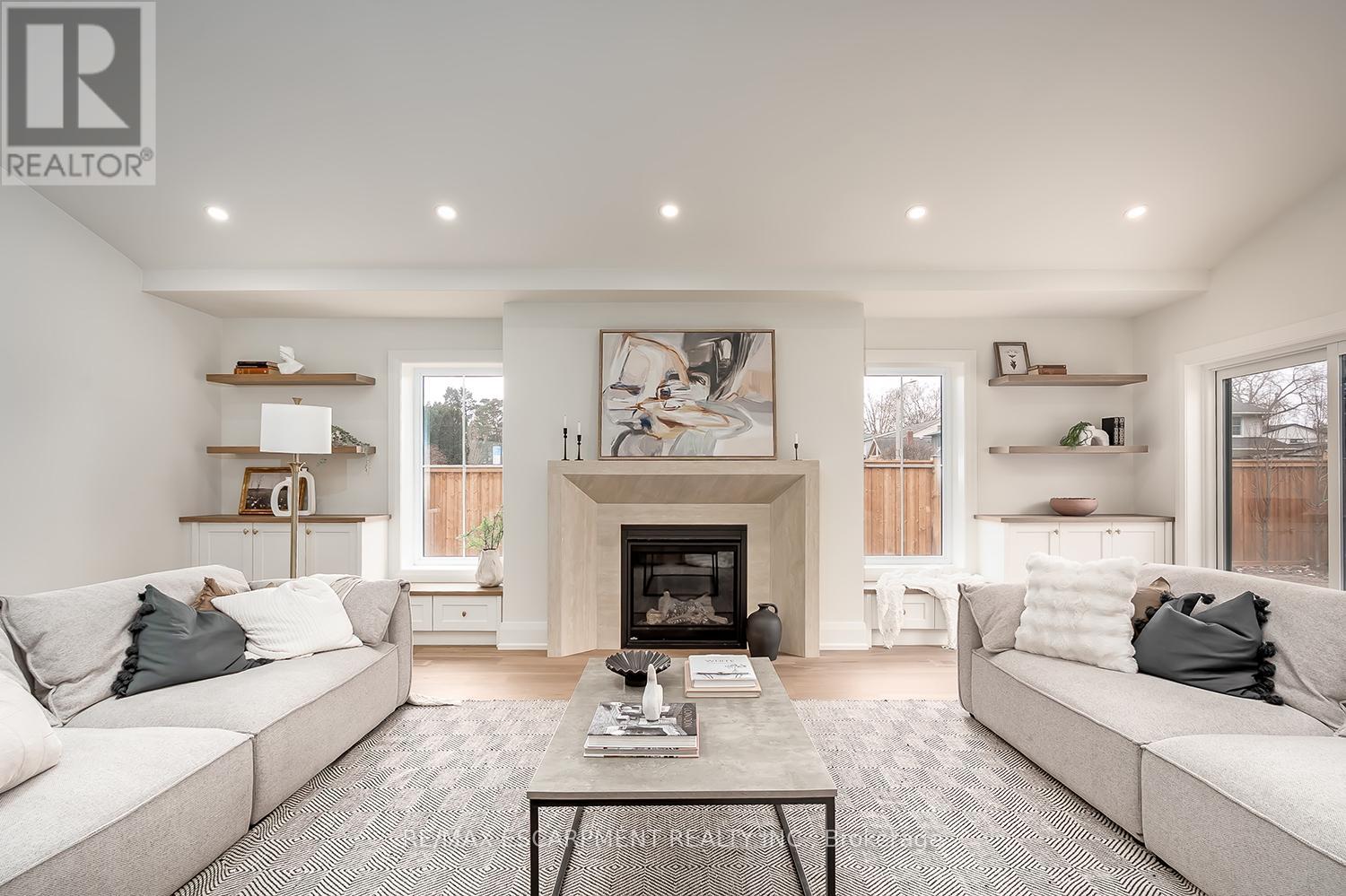 251 Glen Afton Drive, Burlington (Shoreacres), Ontario  L7L 1G8 - Photo 10 - W12898604