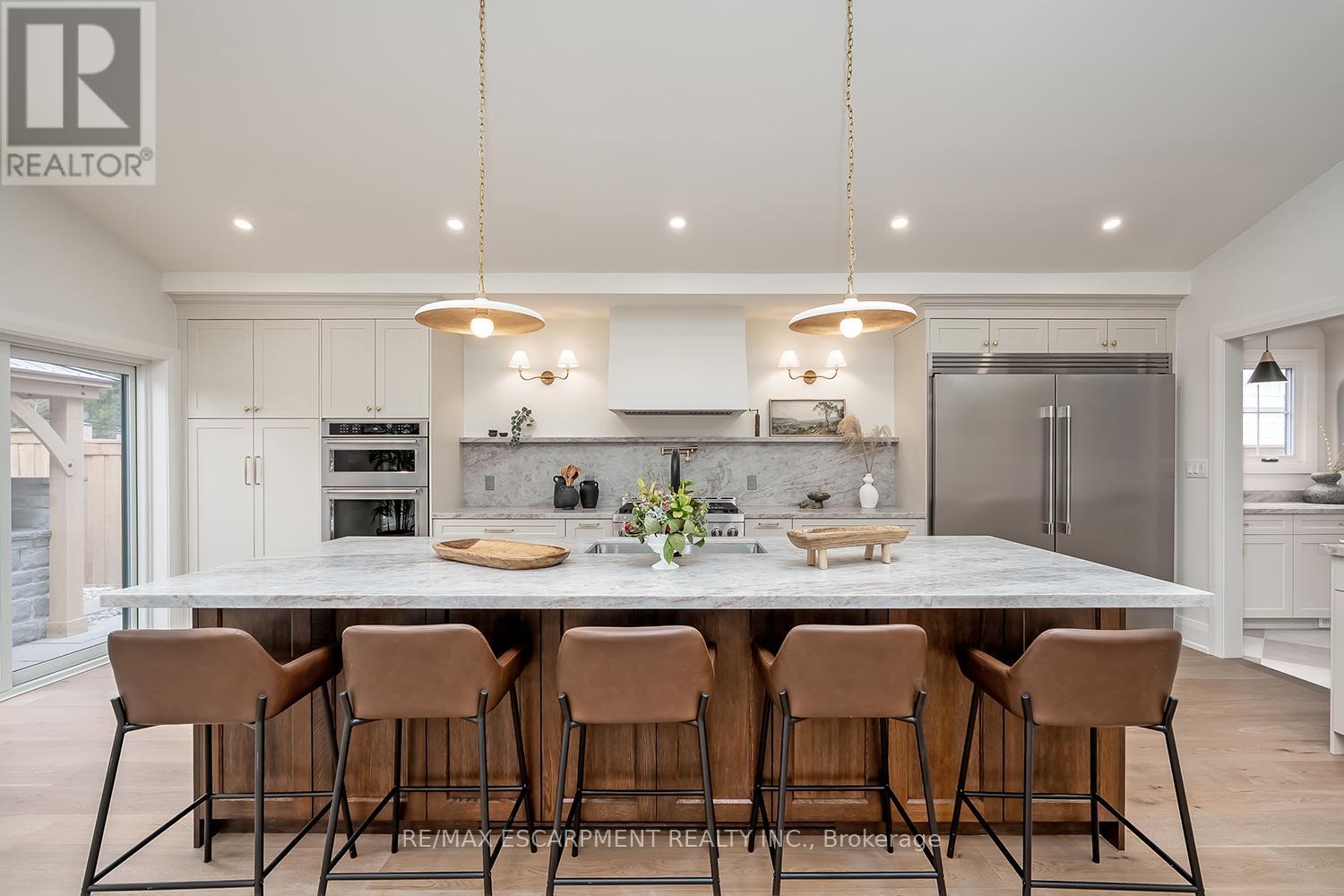 251 Glen Afton Drive, Burlington (Shoreacres), Ontario  L7L 1G8 - Photo 15 - W12898604