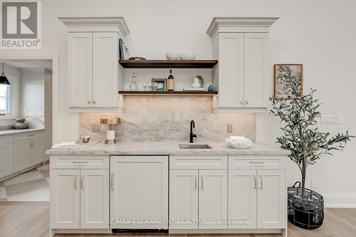 251 Glen Afton Drive, Burlington (Shoreacres), Ontario  L7L 1G8 - Photo 19 - W12898604