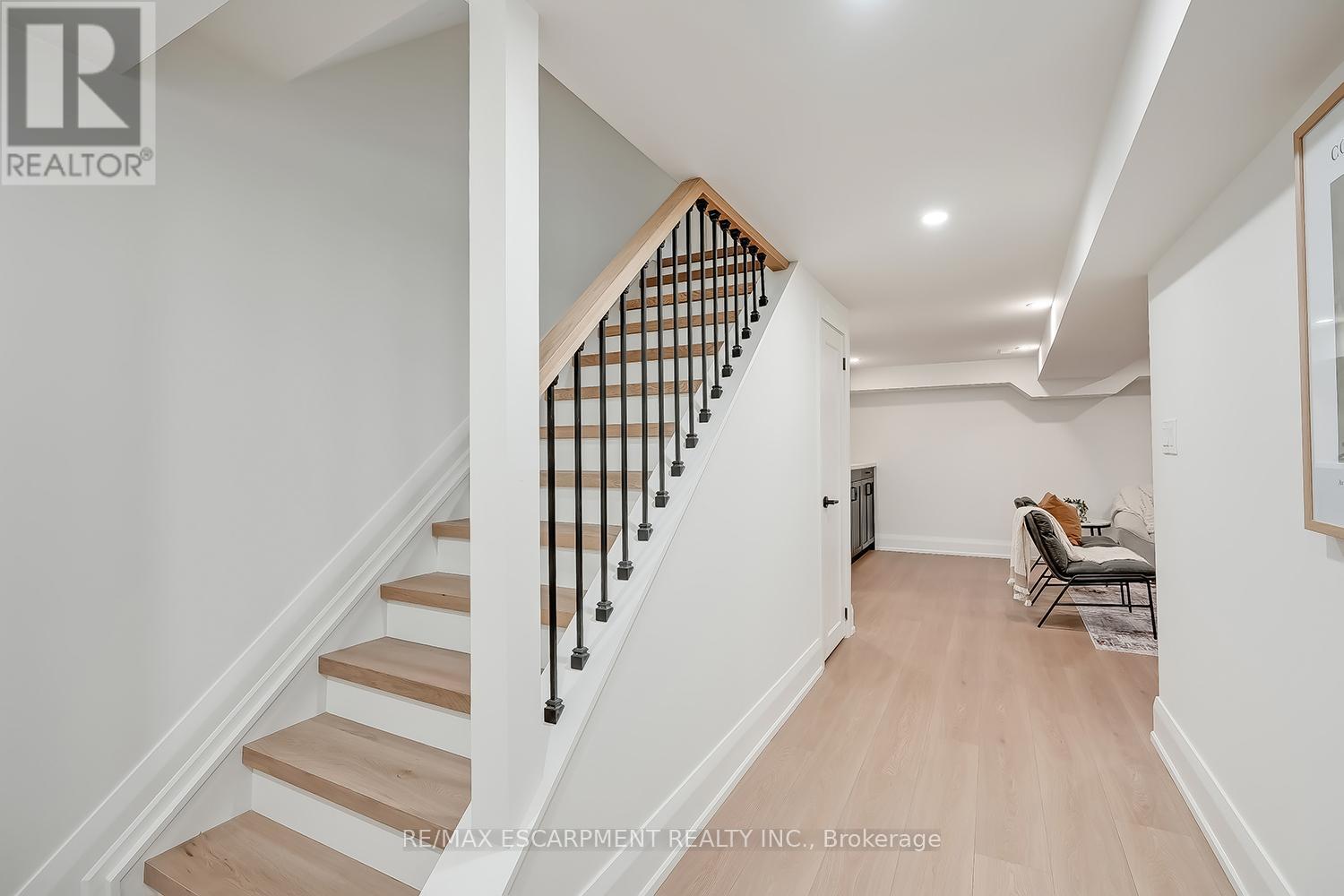 251 Glen Afton Drive, Burlington (Shoreacres), Ontario  L7L 1G8 - Photo 40 - W12898604