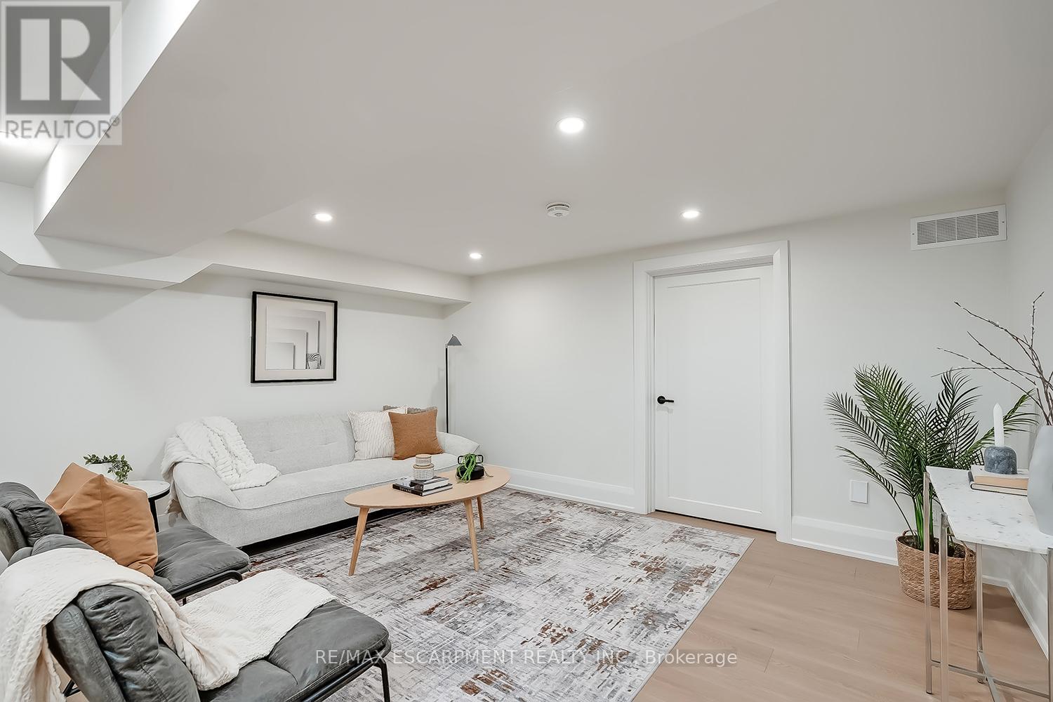 251 Glen Afton Drive, Burlington (Shoreacres), Ontario  L7L 1G8 - Photo 42 - W12898604