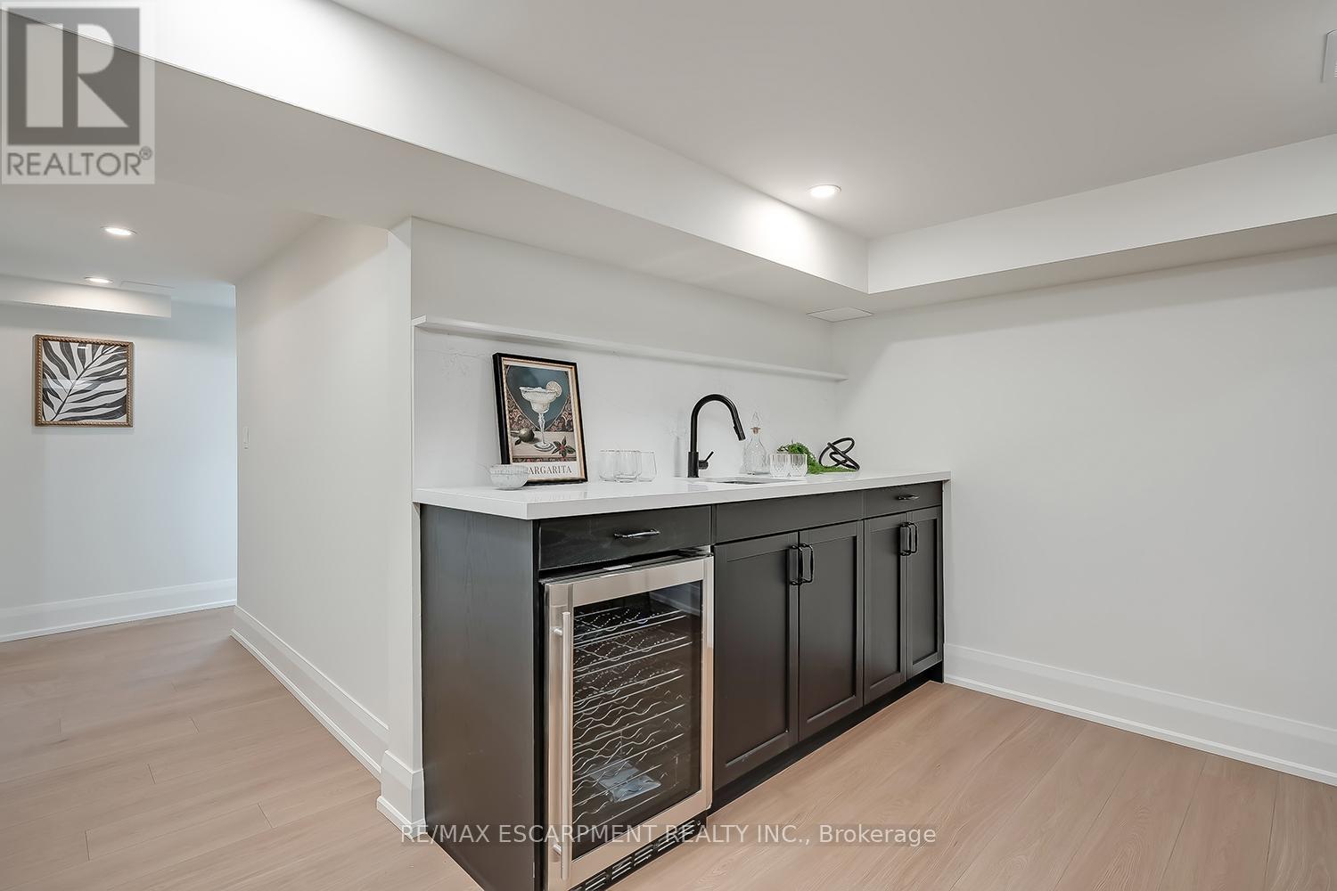 251 Glen Afton Drive, Burlington (Shoreacres), Ontario  L7L 1G8 - Photo 43 - W12898604