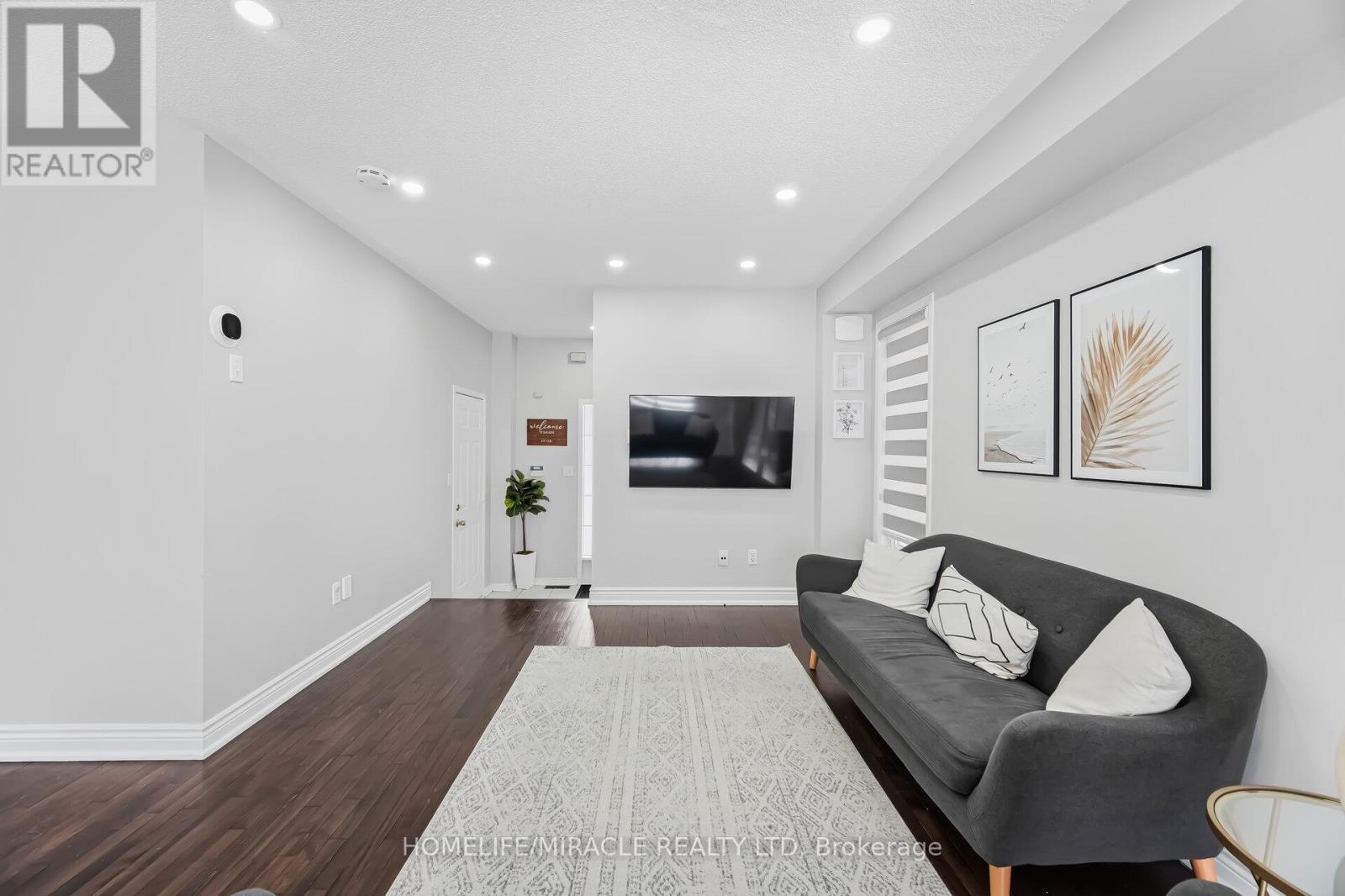 41 Tanglemere Crescent, Brampton (Fletcher's Meadow), Ontario  L7A 1R8 - Photo 11 - W12898624