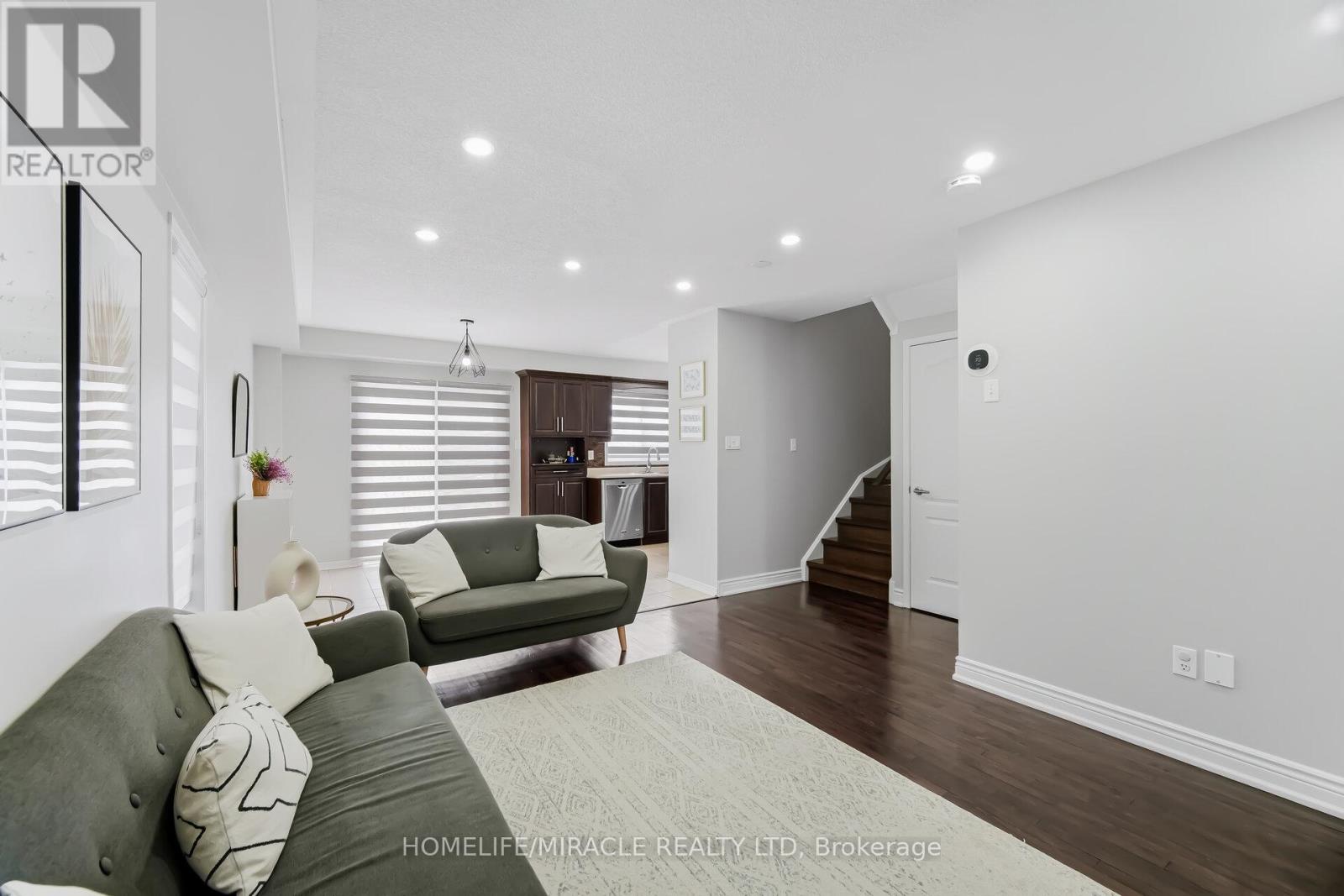 41 Tanglemere Crescent, Brampton (Fletcher's Meadow), Ontario  L7A 1R8 - Photo 12 - W12898624