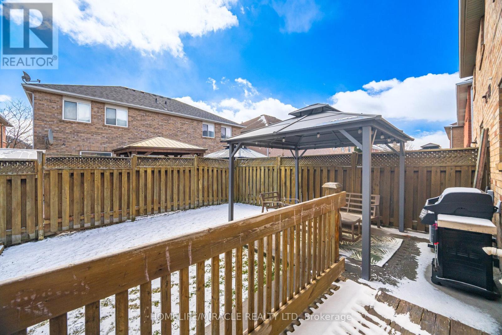 41 Tanglemere Crescent, Brampton (Fletcher's Meadow), Ontario  L7A 1R8 - Photo 34 - W12898624