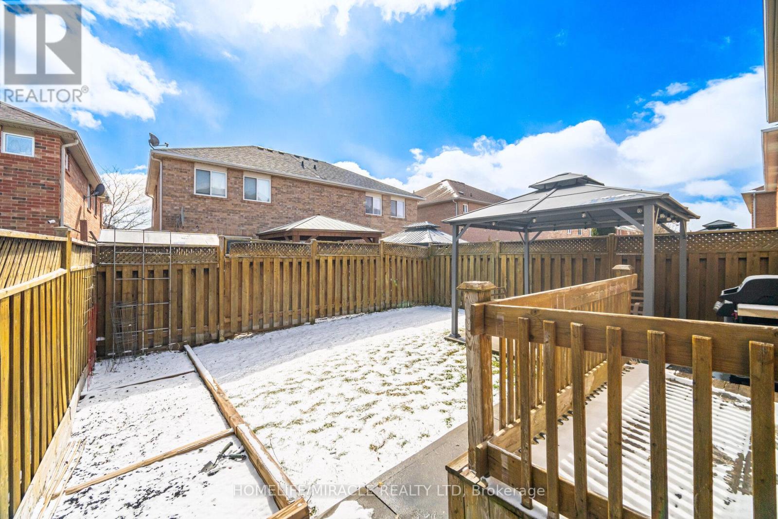 41 Tanglemere Crescent, Brampton (Fletcher's Meadow), Ontario  L7A 1R8 - Photo 37 - W12898624