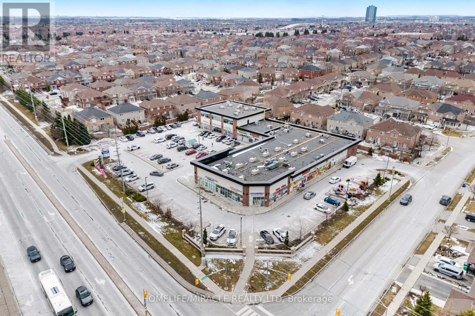 41 Tanglemere Crescent, Brampton (Fletcher's Meadow), Ontario  L7A 1R8 - Photo 44 - W12898624