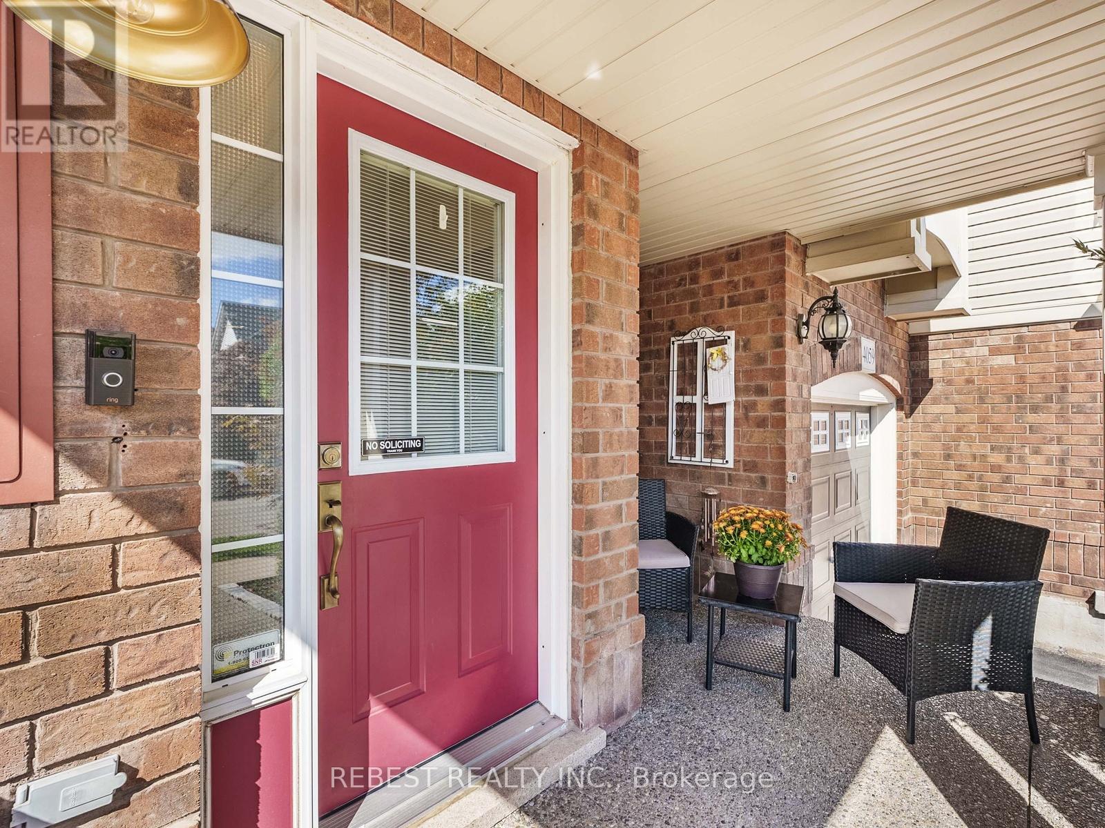 4057 Donnic Drive, Burlington (Alton), Ontario  L7M 0A5 - Photo 3 - W12898638