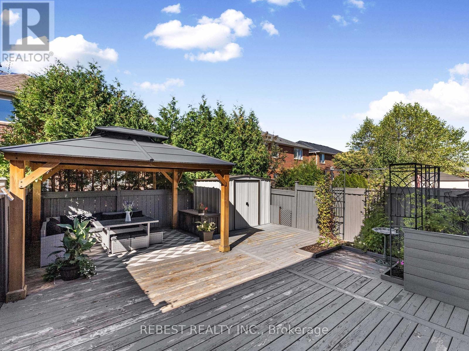 4057 Donnic Drive, Burlington (Alton), Ontario  L7M 0A5 - Photo 31 - W12898638