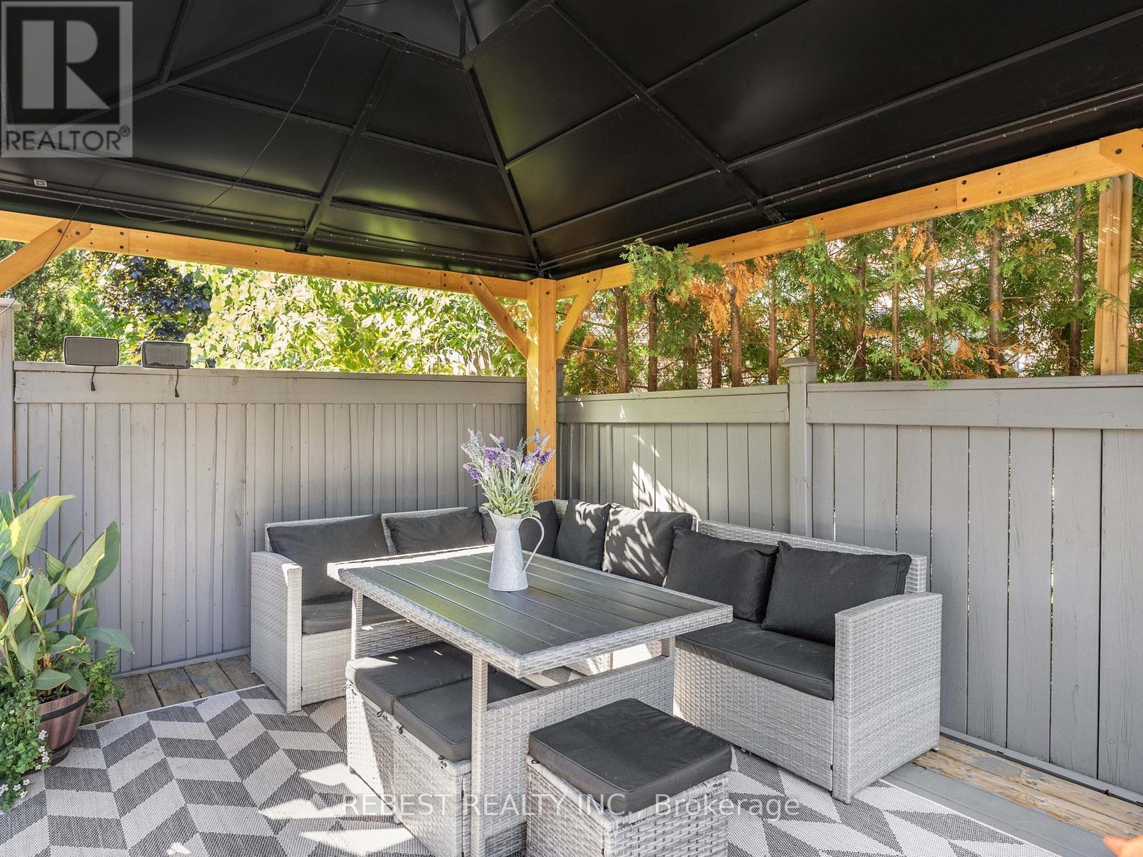 4057 Donnic Drive, Burlington (Alton), Ontario  L7M 0A5 - Photo 32 - W12898638