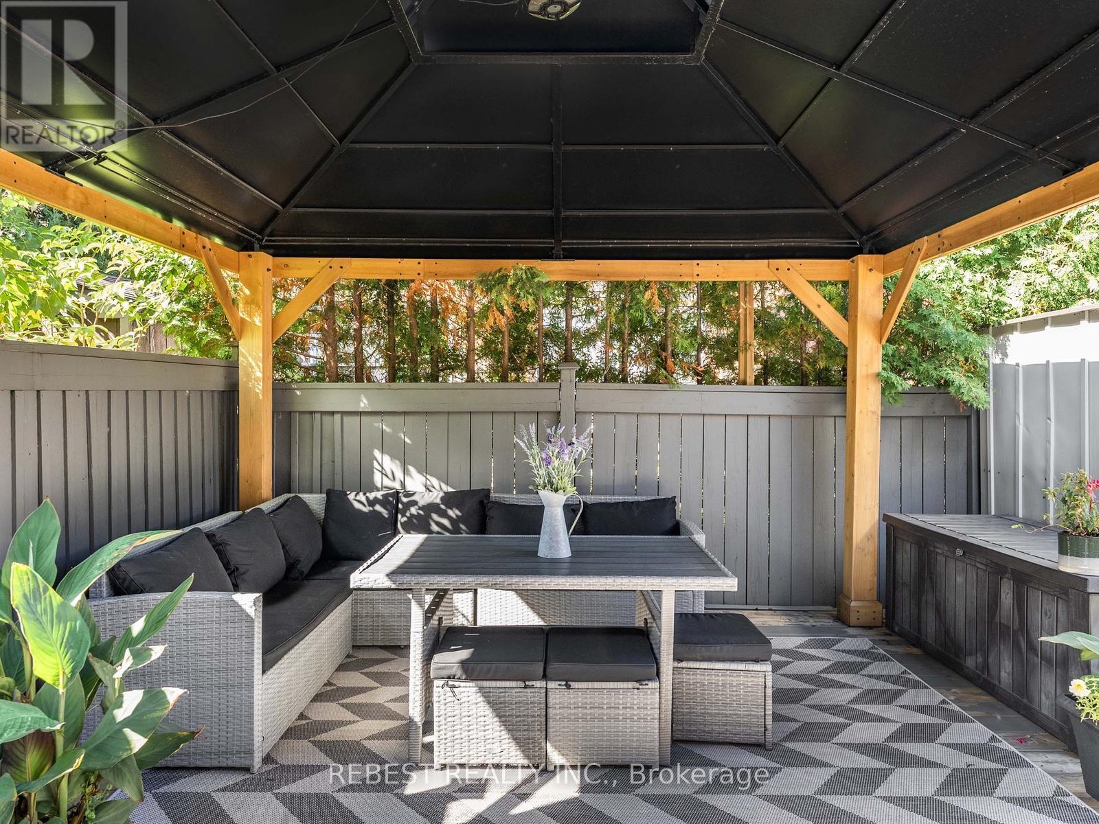 4057 Donnic Drive, Burlington (Alton), Ontario  L7M 0A5 - Photo 34 - W12898638