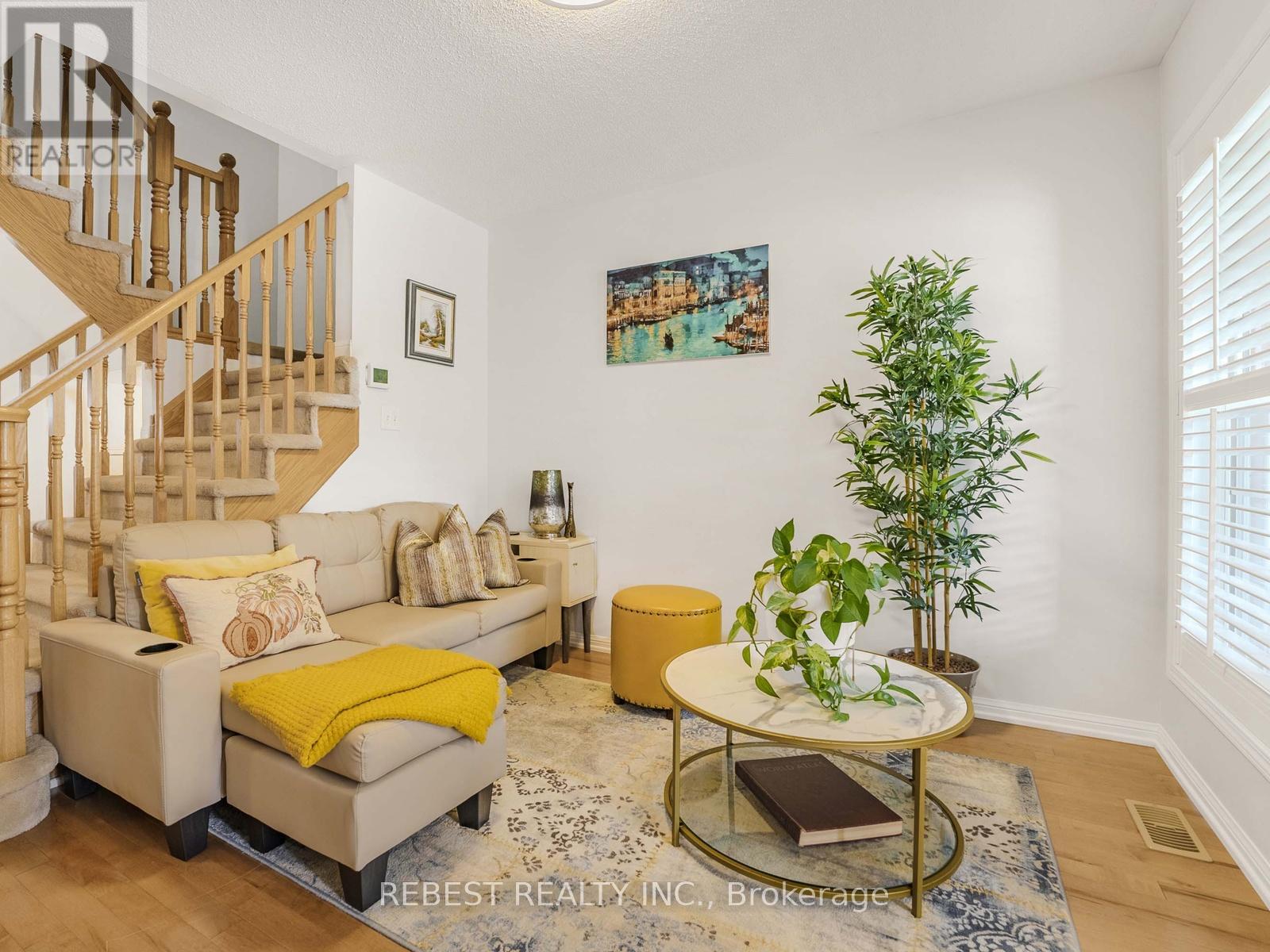 4057 Donnic Drive, Burlington (Alton), Ontario  L7M 0A5 - Photo 7 - W12898638