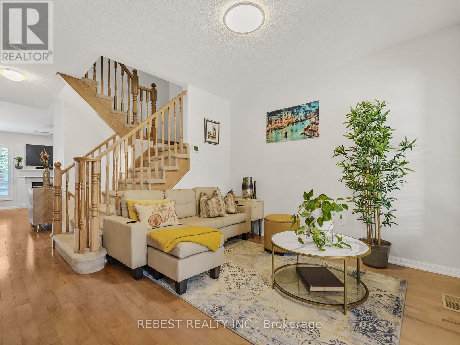 4057 Donnic Drive, Burlington (Alton), Ontario  L7M 0A5 - Photo 9 - W12898638